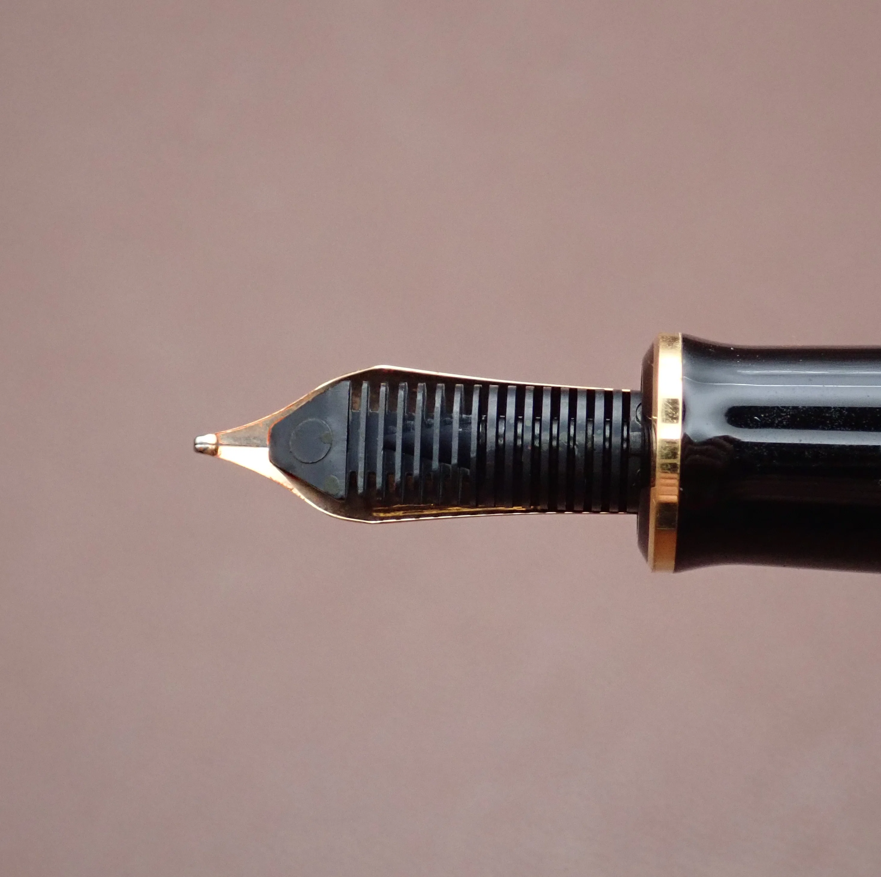 12 My Fountain Pen Collection その4ペリカンスーベレーンM600レッド