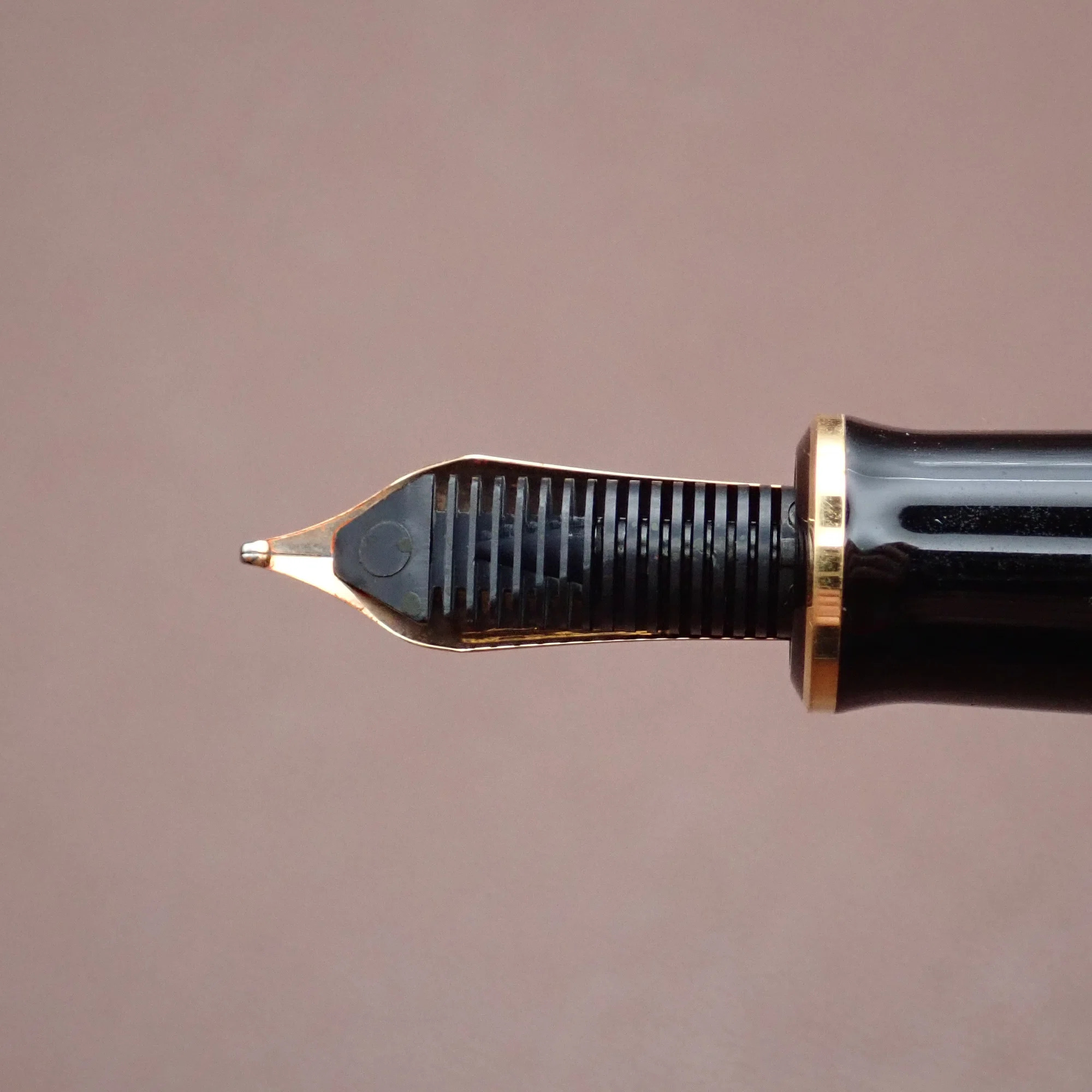 12 My Fountain Pen Collection その4ペリカンスーベレーンM600レッド