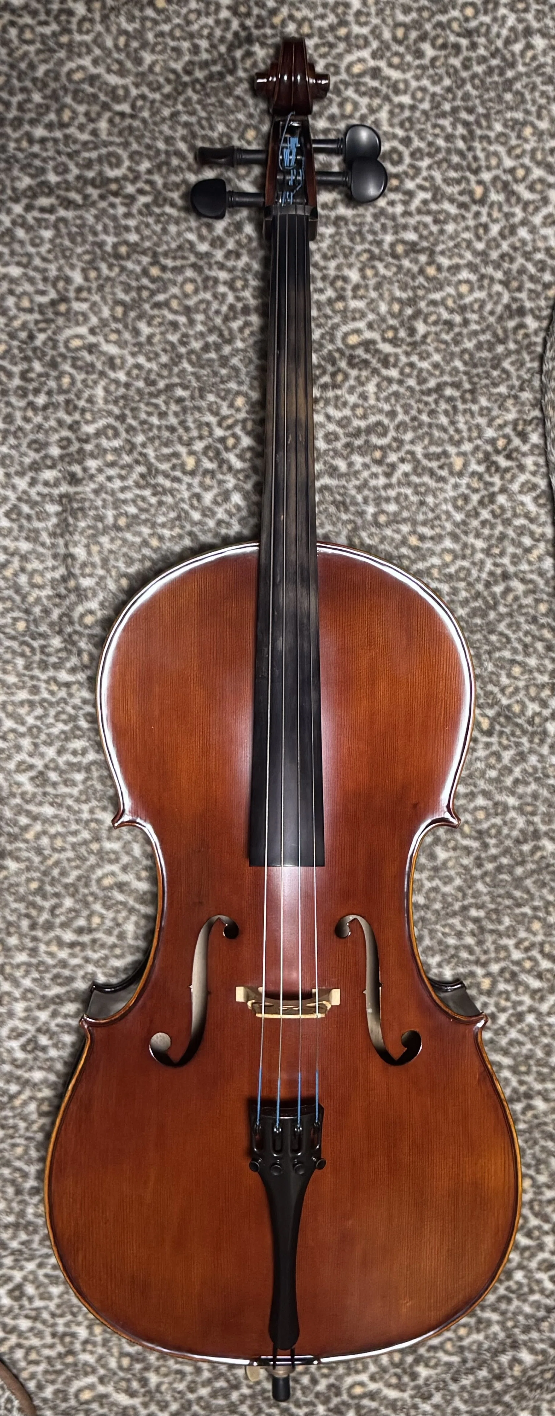 No Name Cello と OTTO INFELDのテールピース｜まんぼう