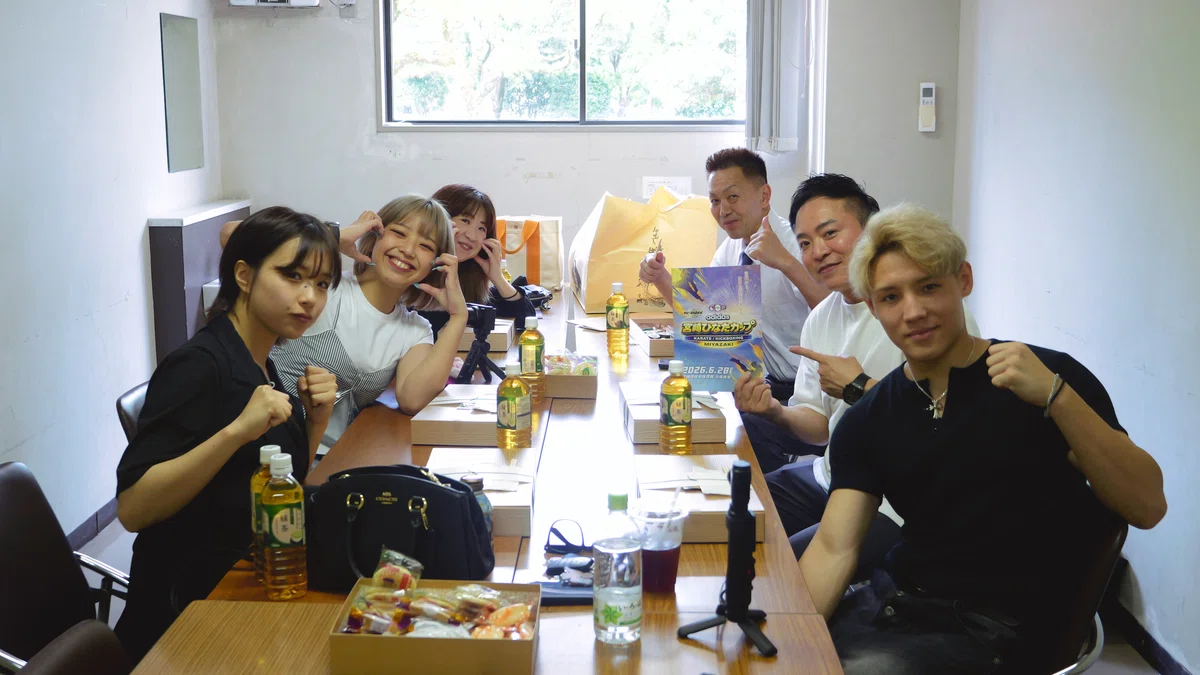 YURA選手・木村萌那さん・滝川聖奈さん・K-1 大木社長らが顔を揃え昼食／宮崎ひなたCUP
