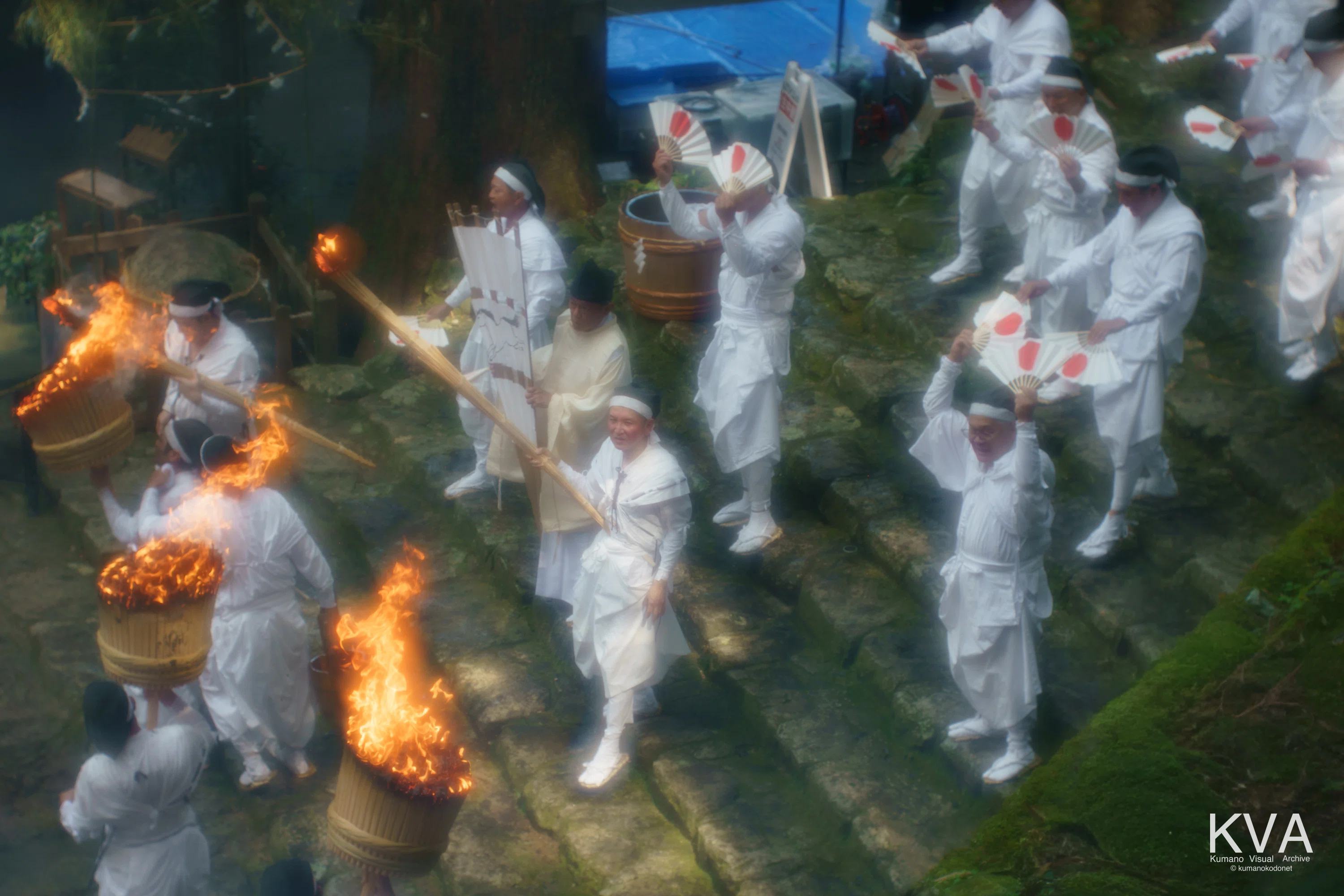 炎と煙が舞う日。2026年「那智の扇祭り」｜KVA | kumanokodonet