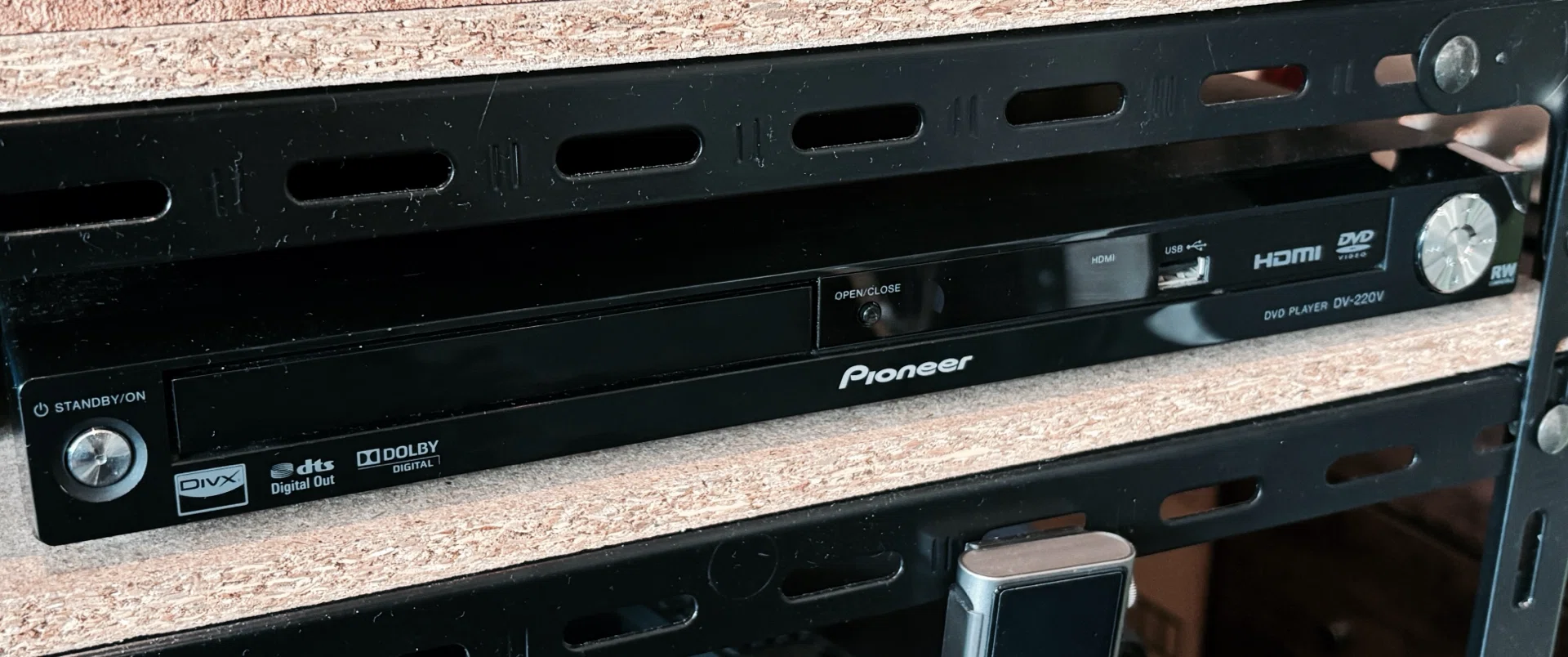 Pioneer DV-220V｜CDプレーヤーはトランスポートでいい——DACと