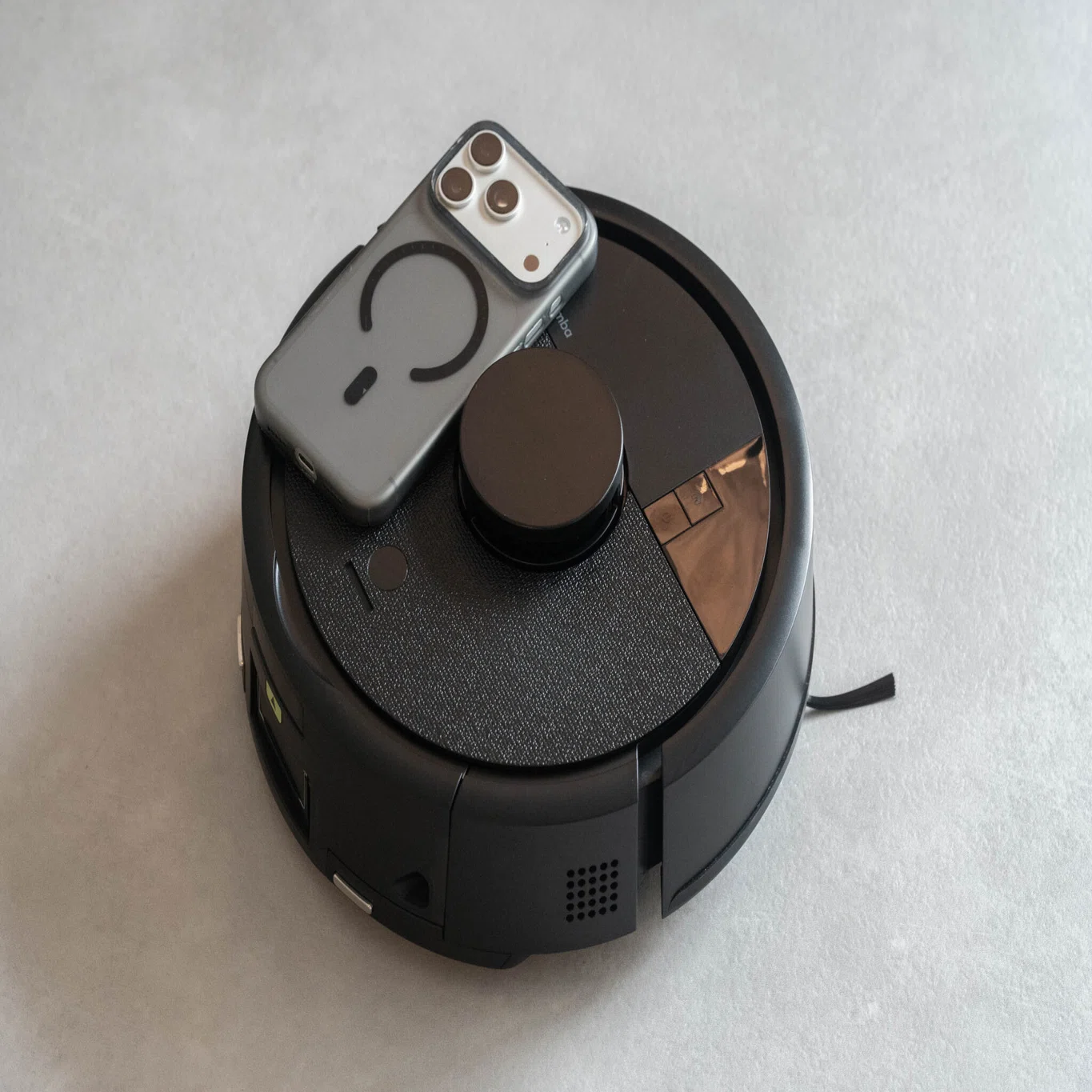 ルンバ ミニは小さくても優秀！極小ロボット掃除機「Roomba Mini