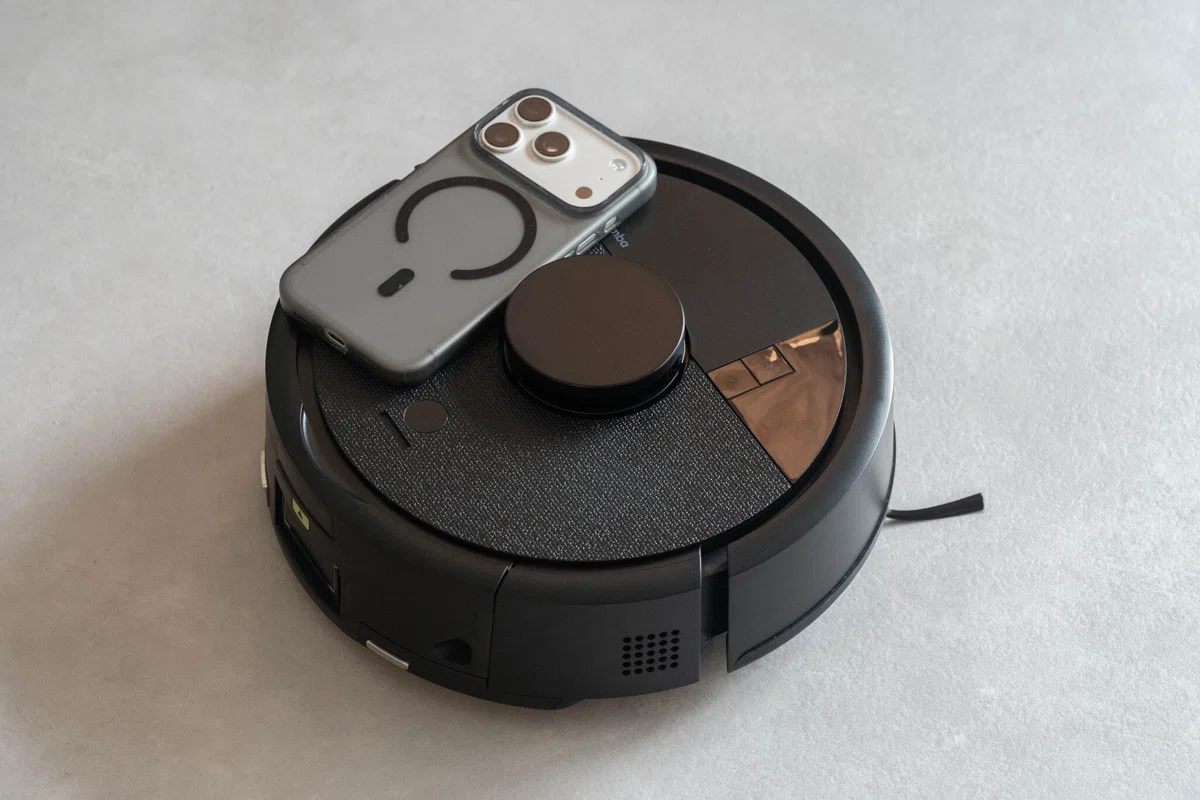 ルンバ ミニは小さくても優秀！極小ロボット掃除機「Roomba Mini