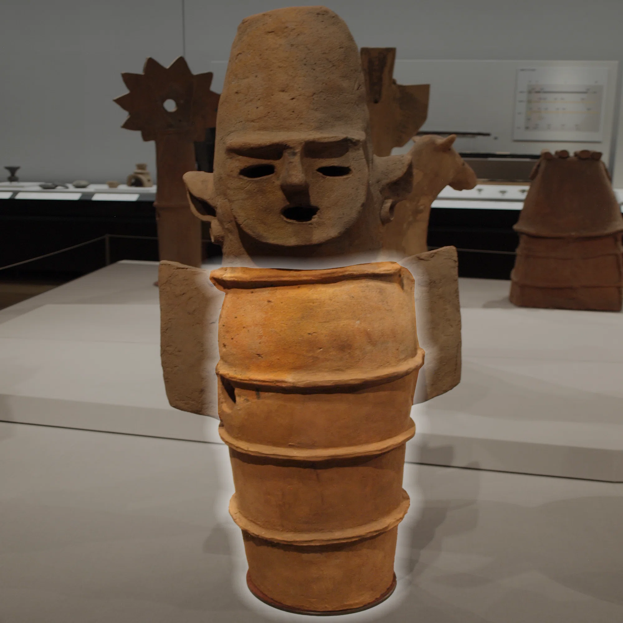 人物埴輪破片　古墳時代出土品　古美術品 ただ今展示中⑱《埴輪 盾持人》古墳時代・6世紀、東京国立博物館｜毎日