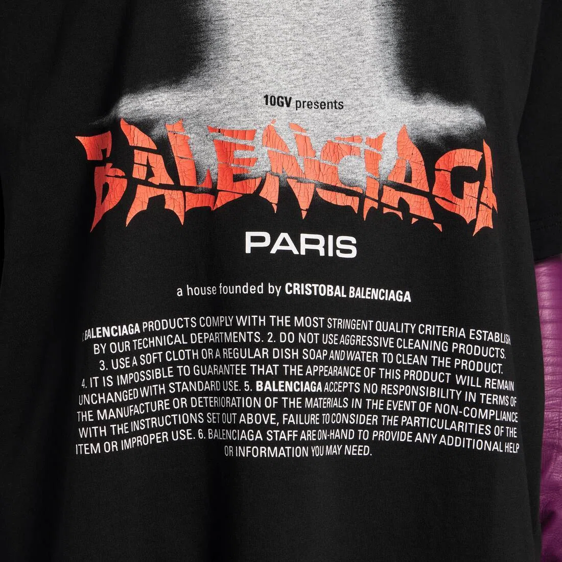 バレンシアガ The Door Tシャツ｜黒のオーバーサイズを紹介