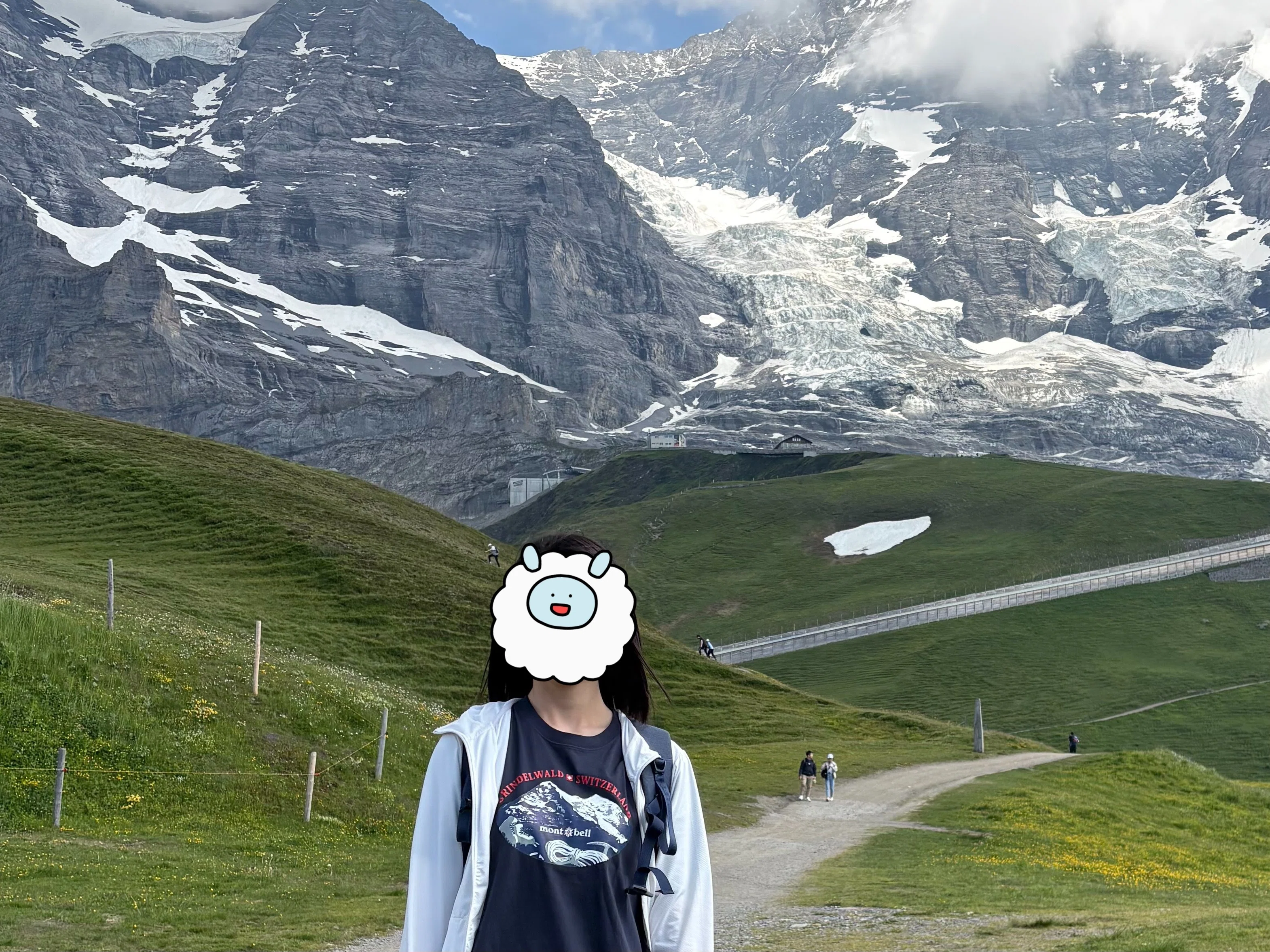 スイス購入品紹介🇨🇭モンベルのご当地Tシャツはいいぞ｜皆既日食