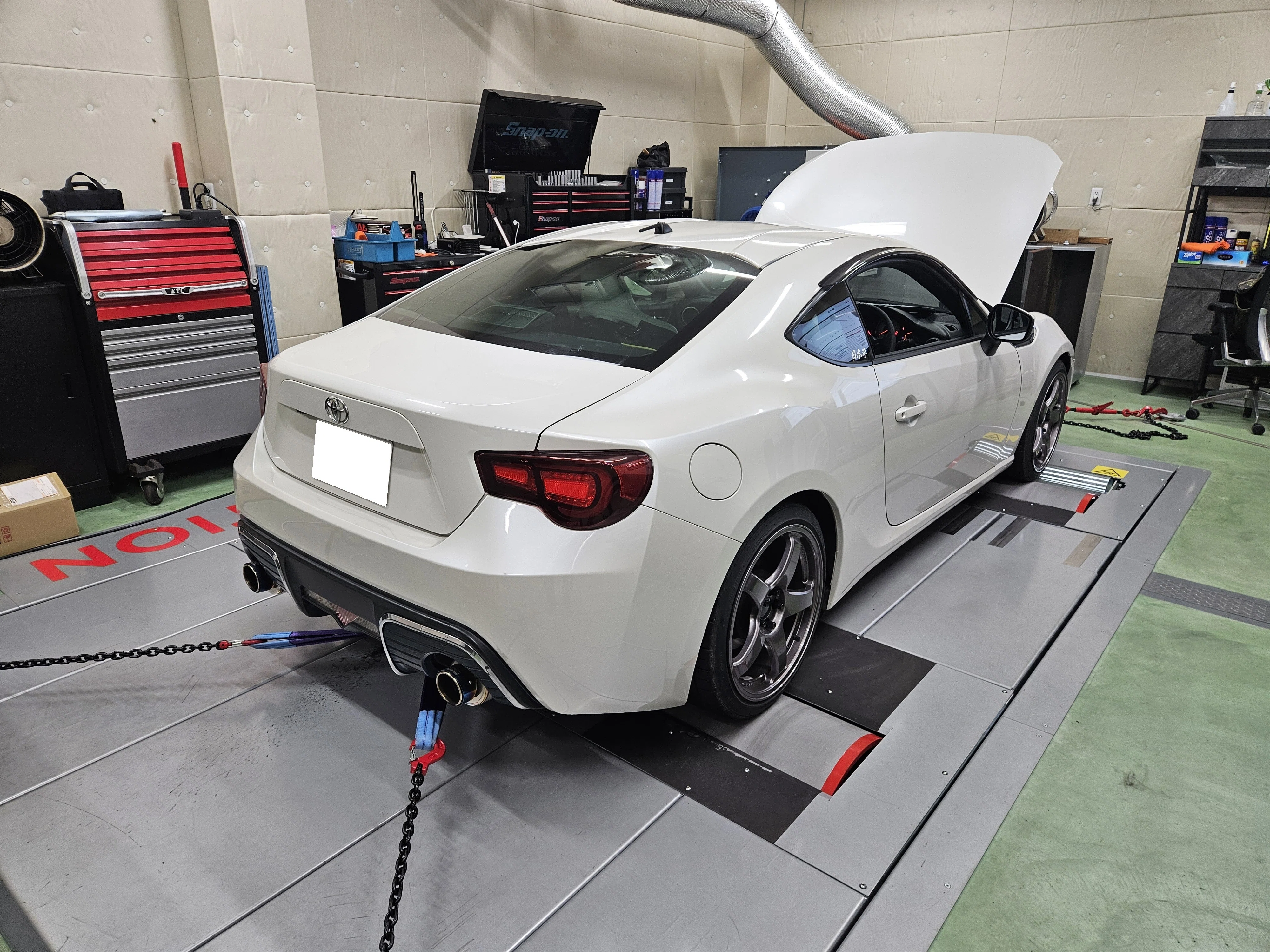 ZN6 86やZC6 BRZはオイルで圧倒的に遅くなる！？ 回転上昇中に急に