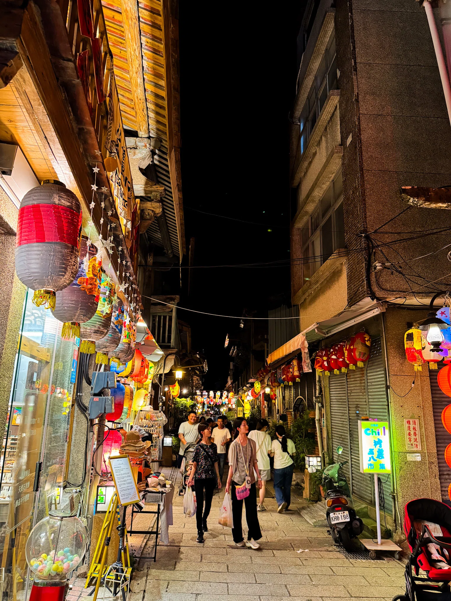 華やぐ提灯と寡黙な温もりの中で過ごす台湾の夜(台湾旅/台南・高雄