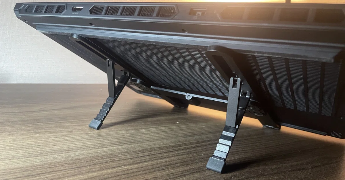 1.9kgのノートPCを載せたSODIスタンド