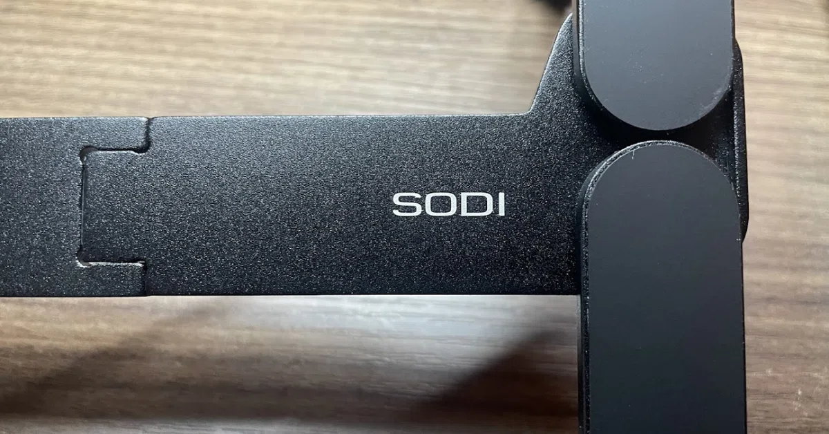 マットブラックのSODIスタンド本体