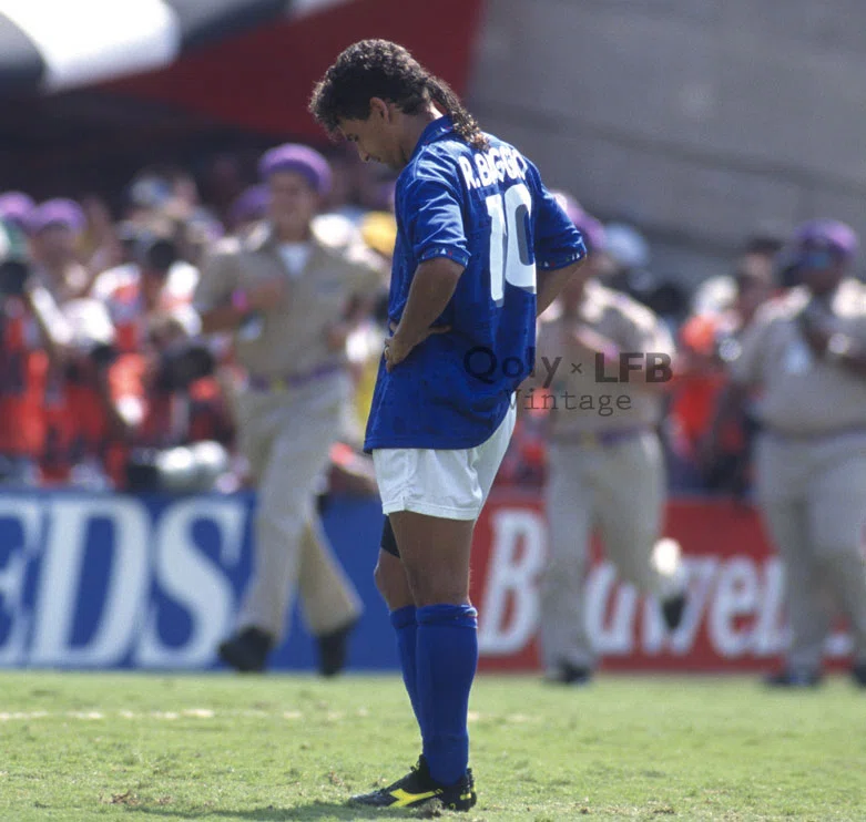 ロベルト・バッジョ、英雄に！イタリア代表の1994W杯ユニフォームを完