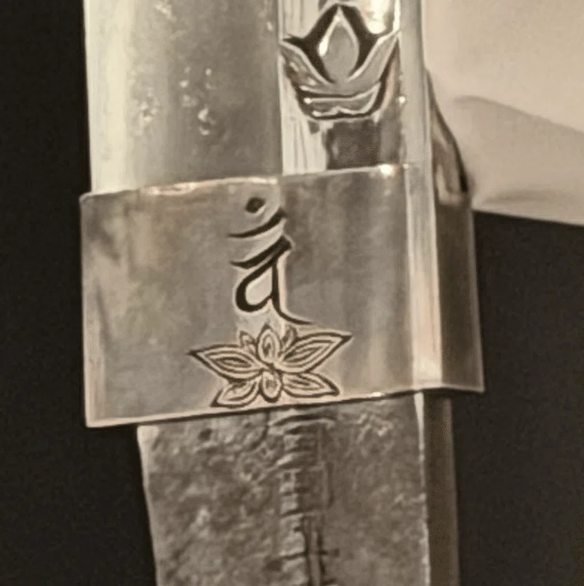 金銅種子華鬘と刀身の梵字｜刀箱師の日本刀ブログ 中村圭佑