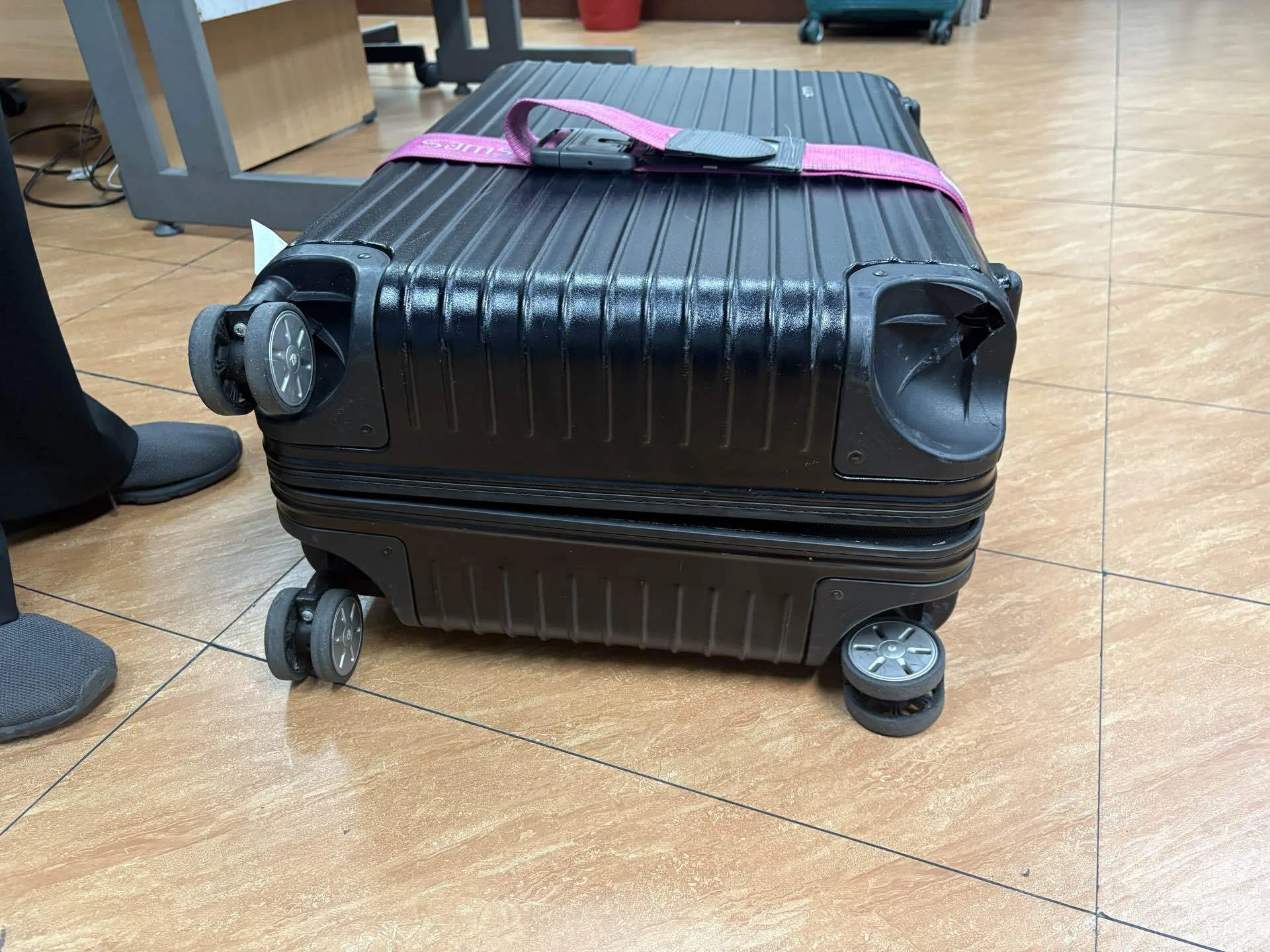 航空会社がダメでも保険は生きてた｜スーツケース破損2回で分かった