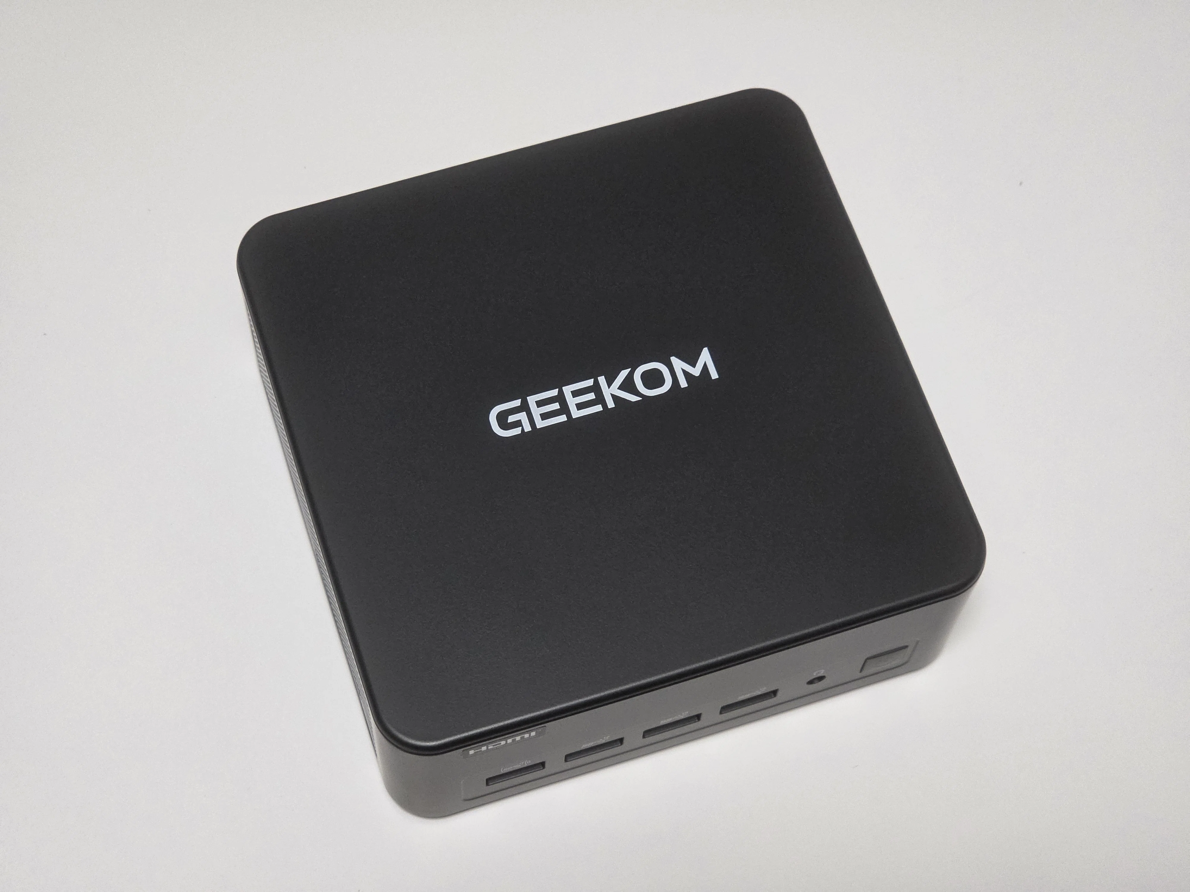 GEEKOM IT13 MAXを試す｜Core Ultra 9搭載の「主役級」高コスパミニPC