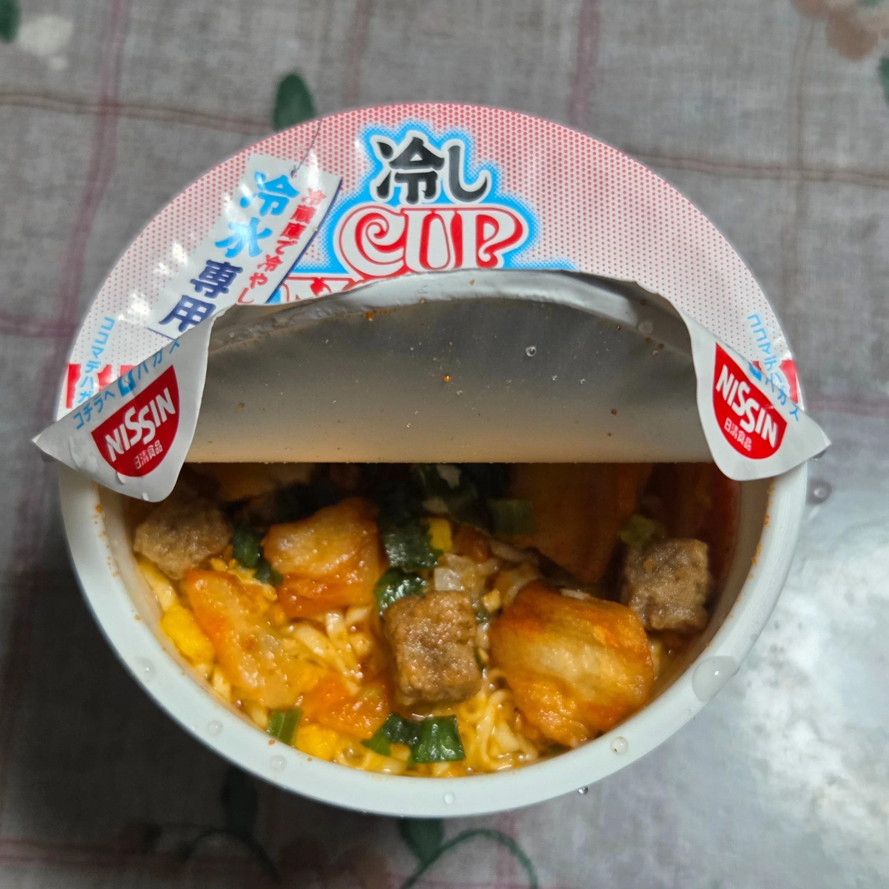 カップヌードル 冷しカップヌードルピリ辛キムチ味を食す！｜りおんみりお