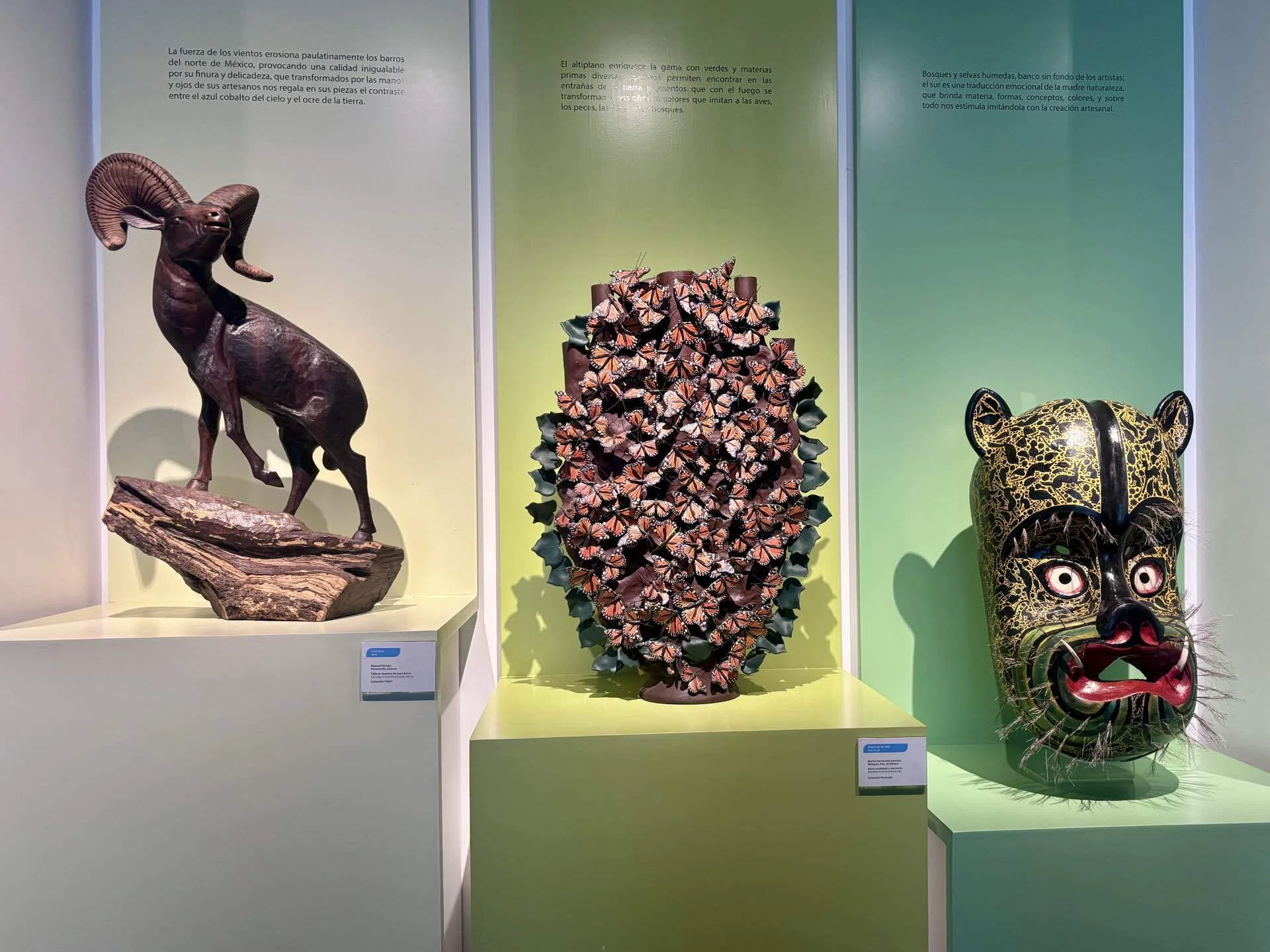 メキシコ雑貨の「かわいい」の背景に触れる。Museo de Arte Popular