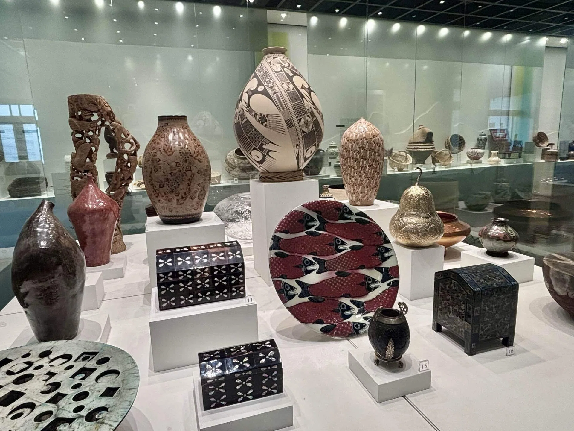 メキシコ雑貨の「かわいい」の背景に触れる。Museo de Arte Popular