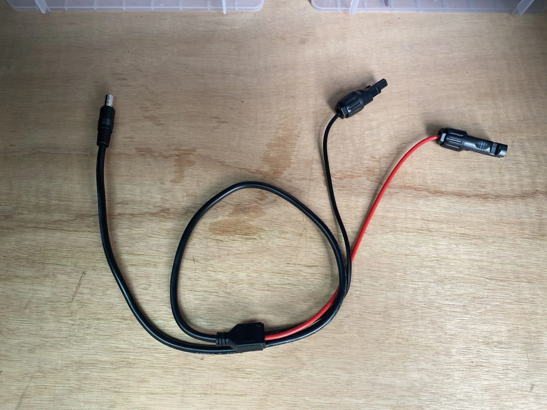 充電部分が一つ壊れてる 充電ケーブルDC8020が壊れる問題｜ポタ電の差し込み口が狭すぎる