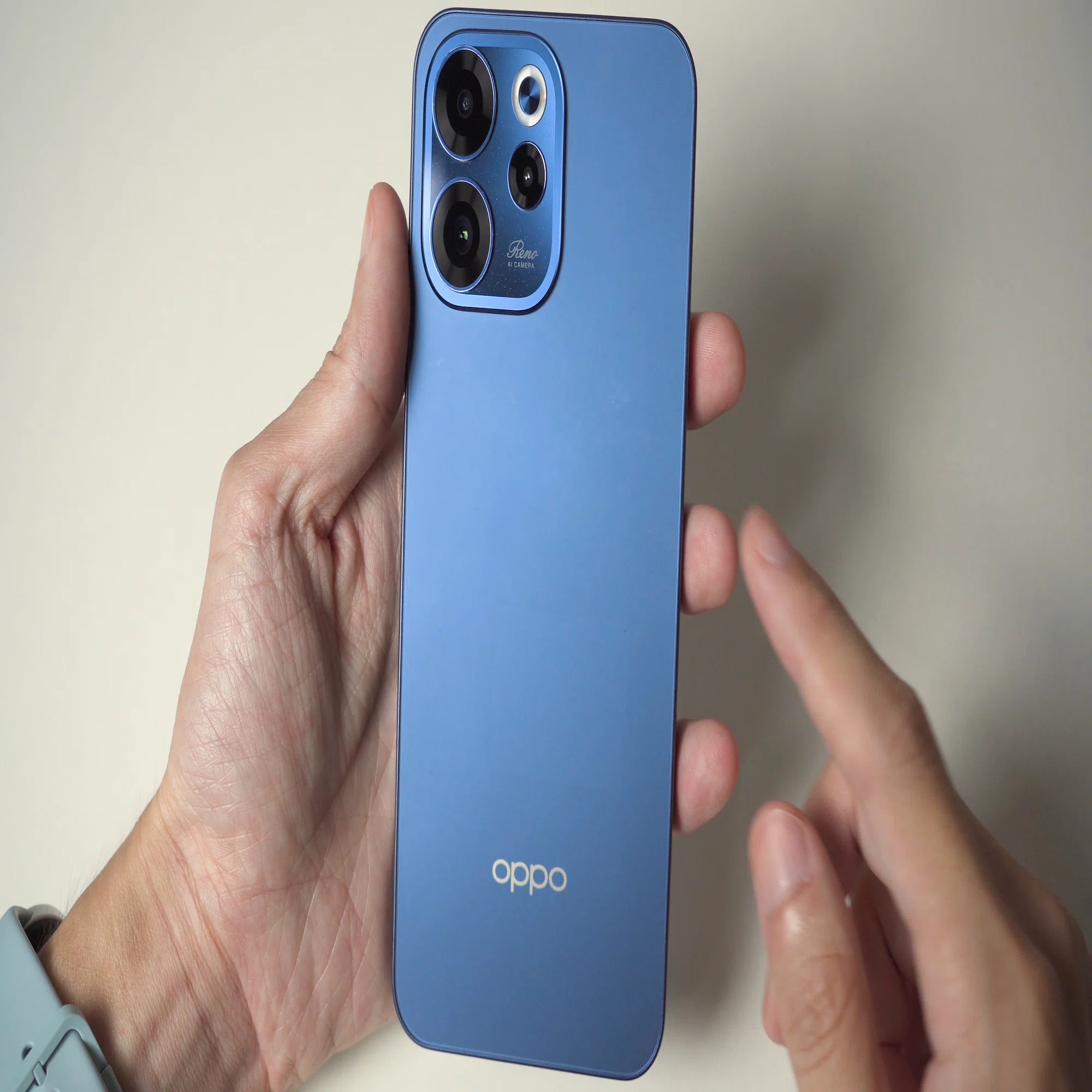 OPPO Reno 15 Aレビュー！値上げしたけど買う価値ある？本音で解説