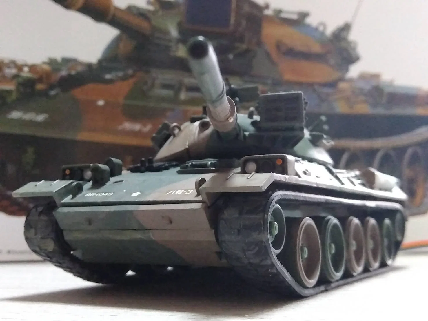 74式戦車リモコン（アオシマ1/48）｜はりす筆塗りぷらも