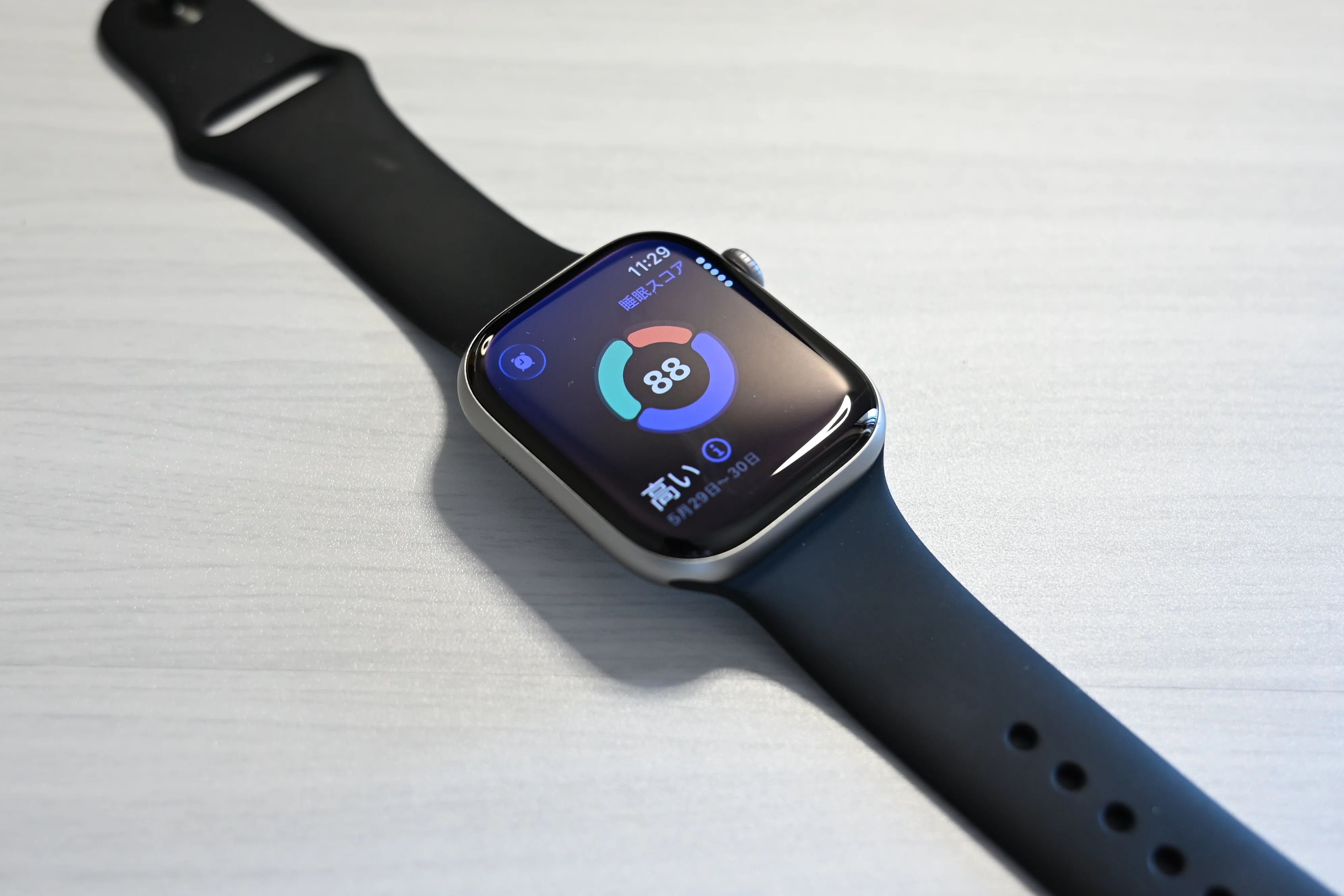 Apple Watchを腕時計らしく見せたい。純正ミラネーゼループを選んだ