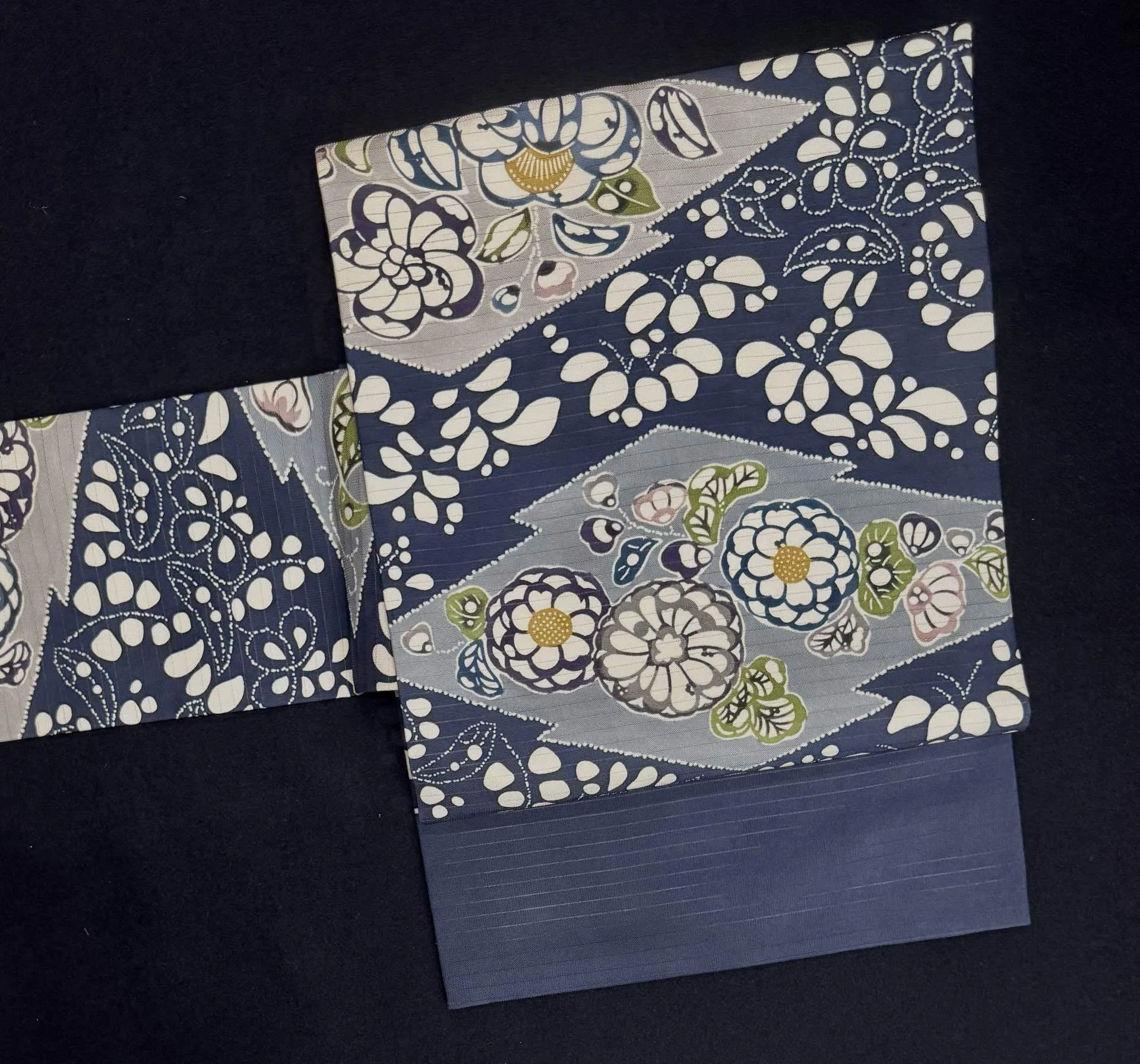 ミ*こ様 正絹　紬　栗山吉三郎作壷模様名古屋帯 藍 ミ*こ様 正絹 紬 栗山吉三郎作壷模様名古屋帯 藍 正絹 紬 栗山吉三郎作