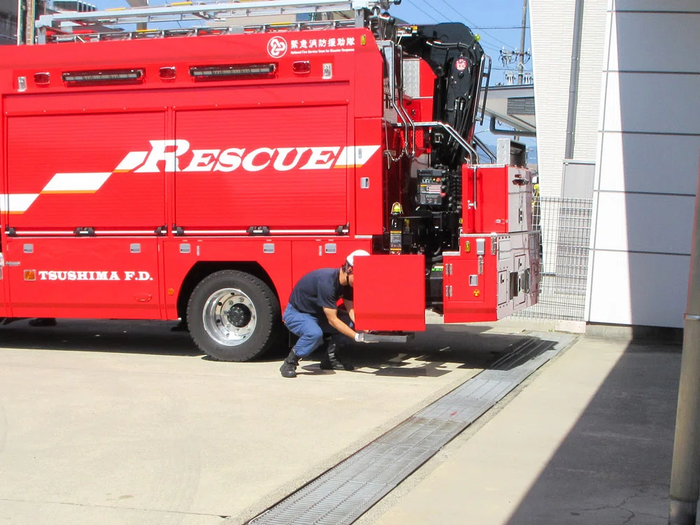F.D. Jeep Fire Engine 赤 ジープ はしご車 第39回】消防車 / 津島市・愛西市消防署探訪記録～ 2署兼務のはしご車