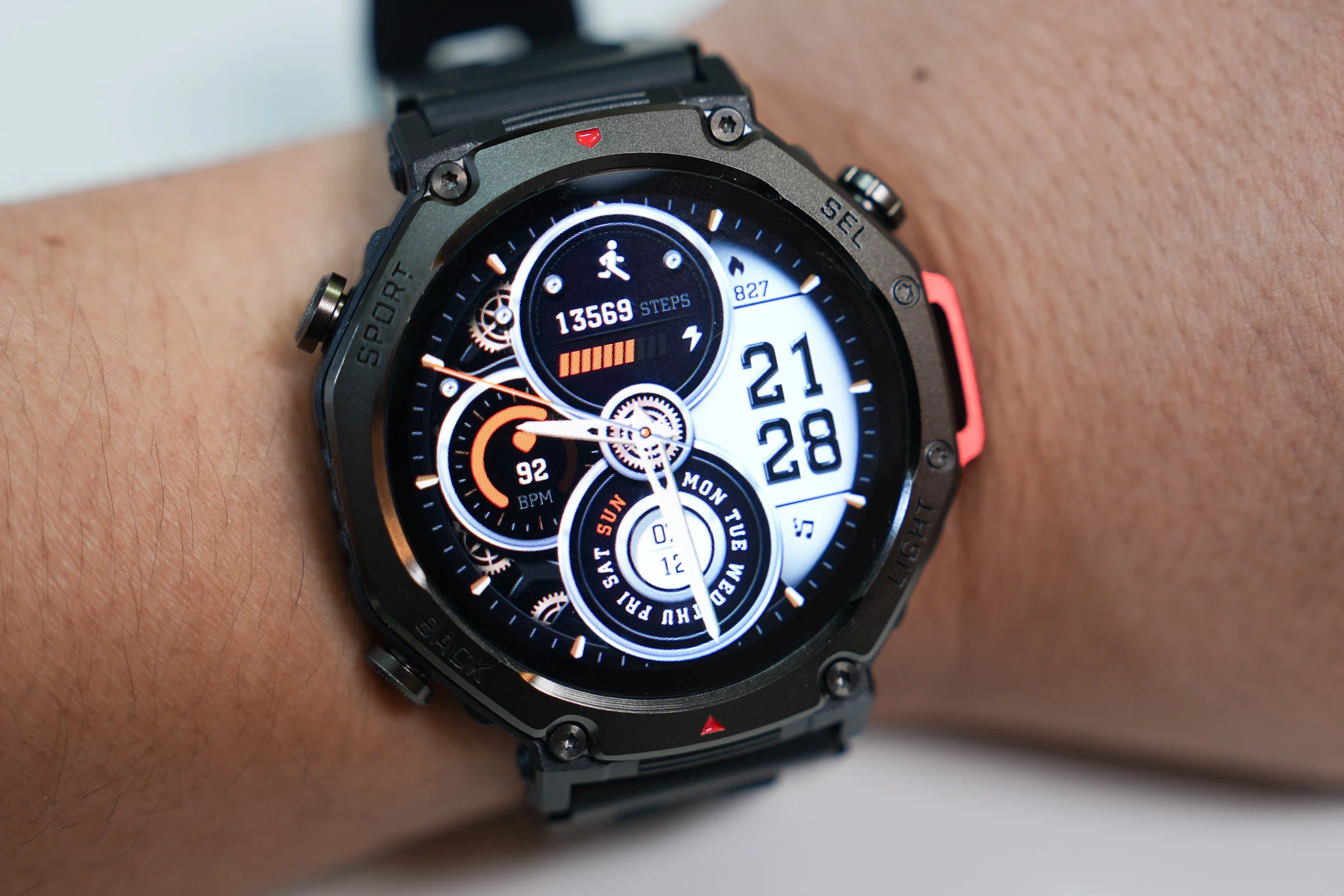 レビュー品】GPS＆LEDライト搭載の高コスパモデル！「Powerun P50