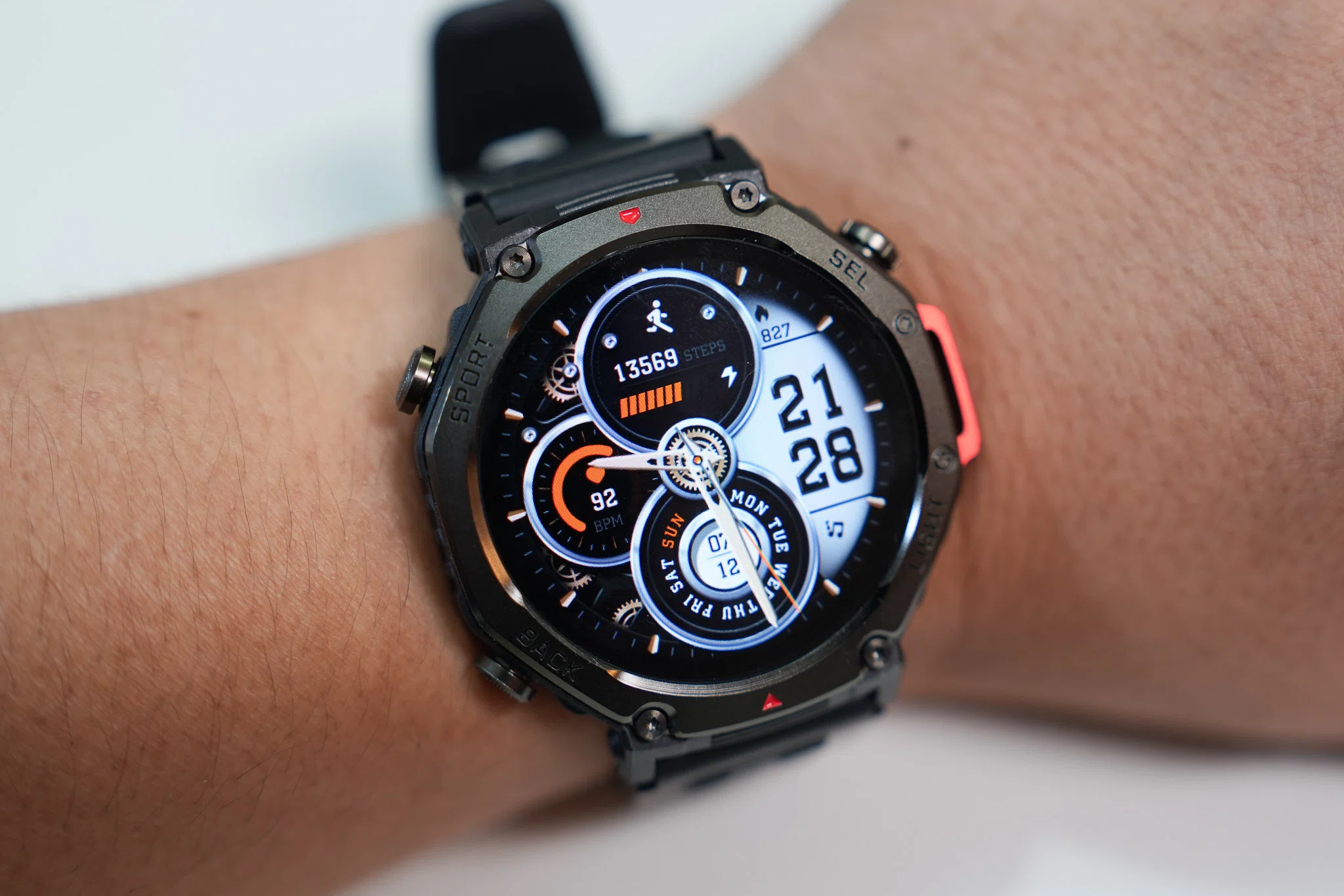 レビュー品】GPS＆LEDライト搭載の高コスパモデル！「Powerun P50