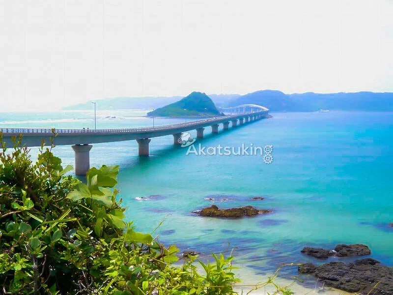 山口】エメラルドグリーンの海を渡る一本の道。美しすぎる「角島大橋