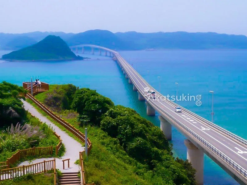 山口】エメラルドグリーンの海を渡る一本の道。美しすぎる「角島大橋
