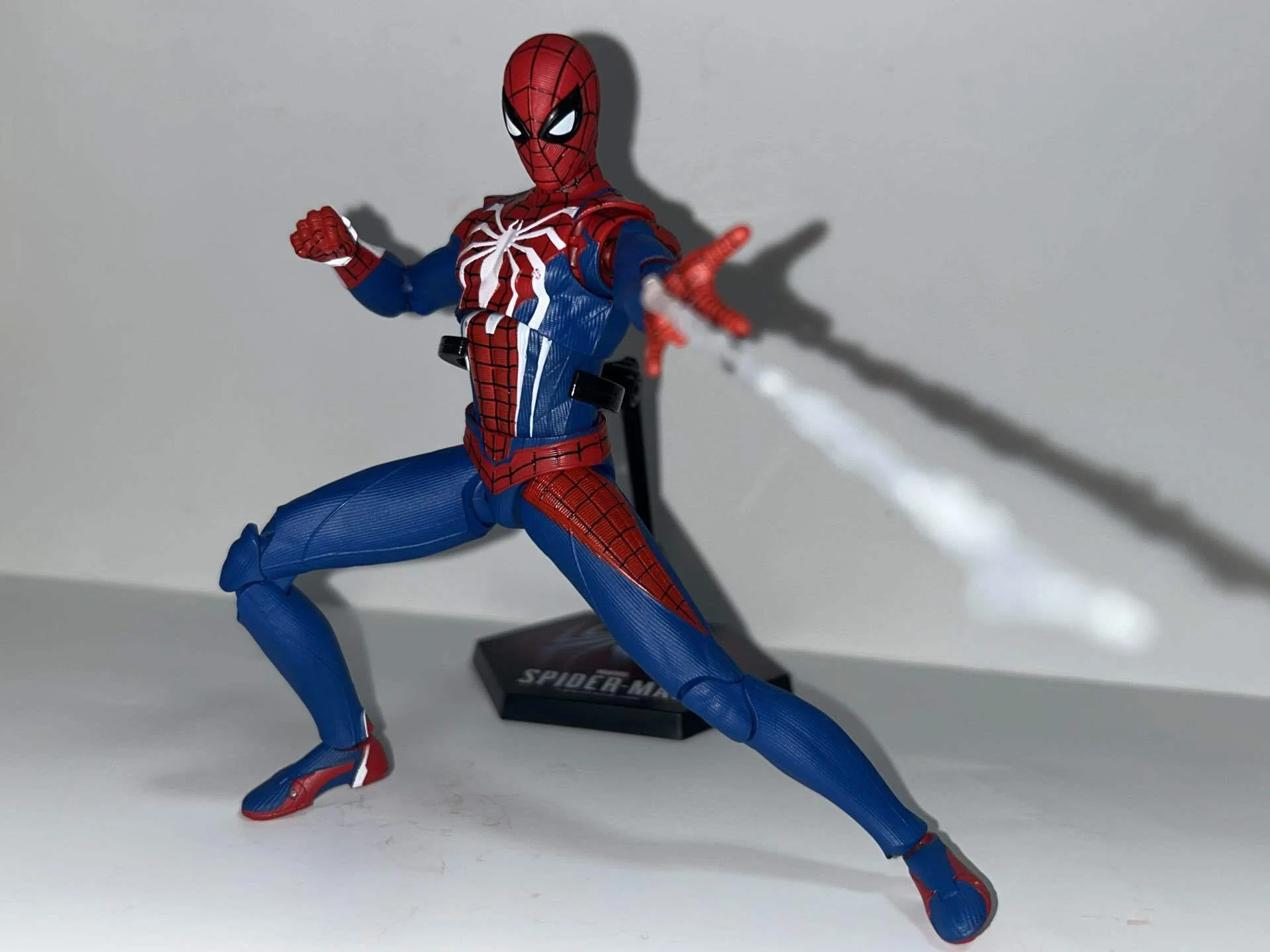 スパイダーマンのフィギュアを買った！！！！｜Reona