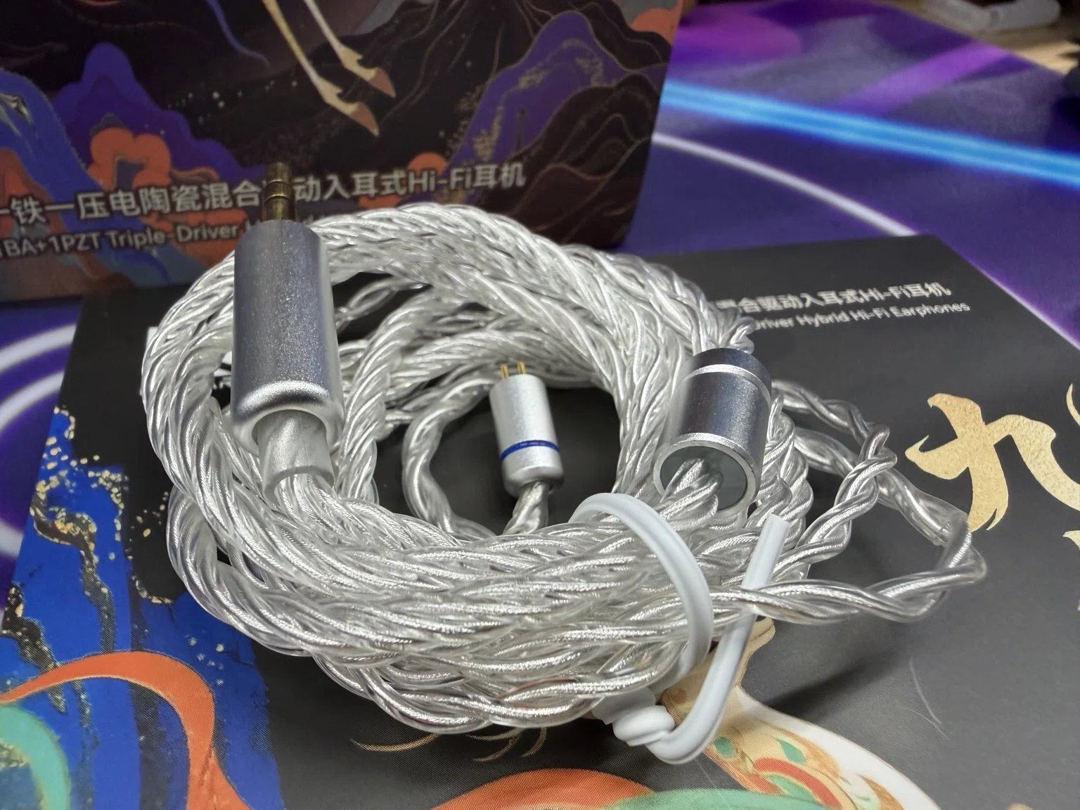 KBEAR Kalideer Apex-P6レビュー｜重くウォームな色付けと、速い低域を