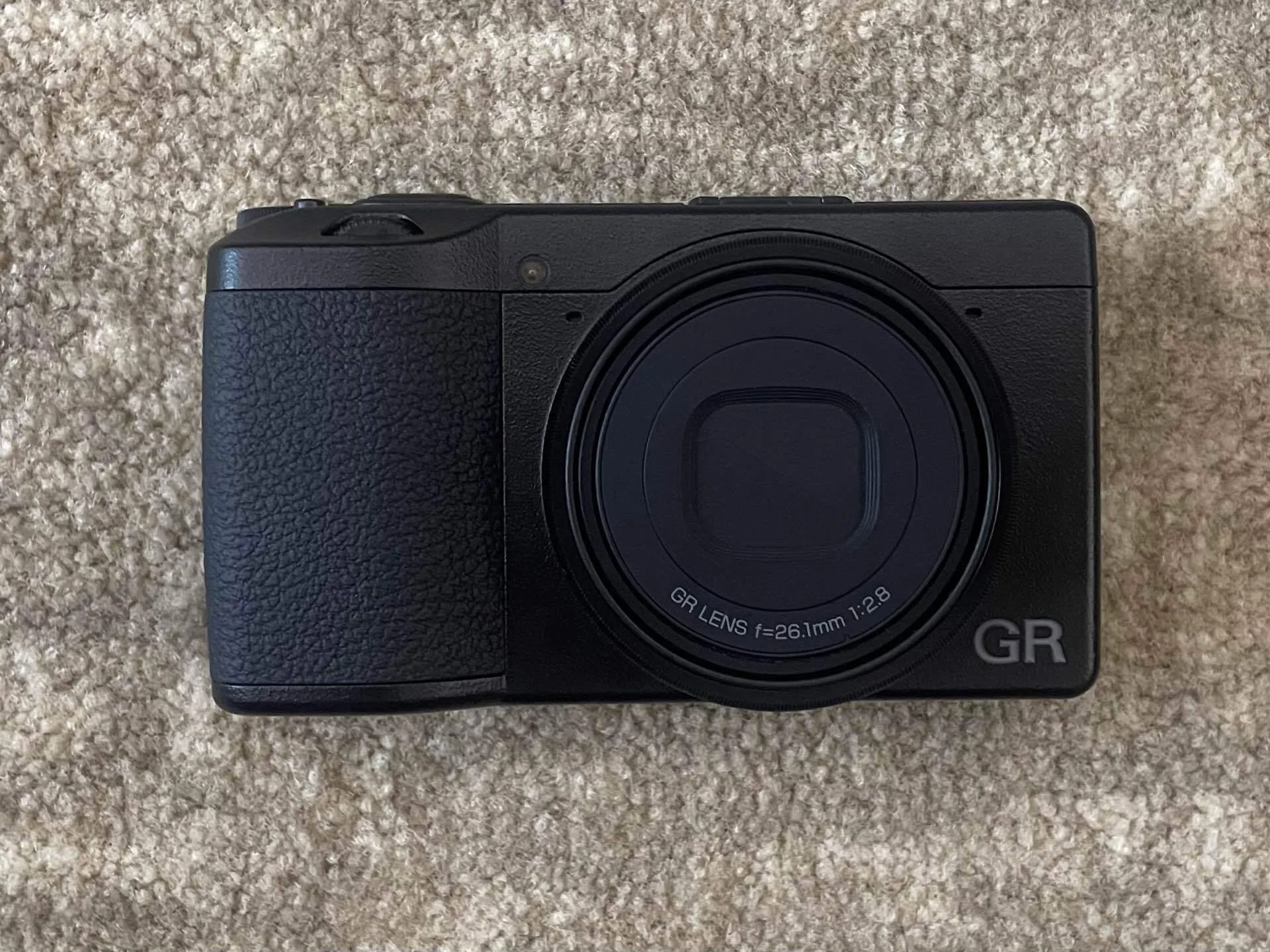 愛用品 #24｜ポケットから始まる一枚。RICOH GR IIIx｜gonshi