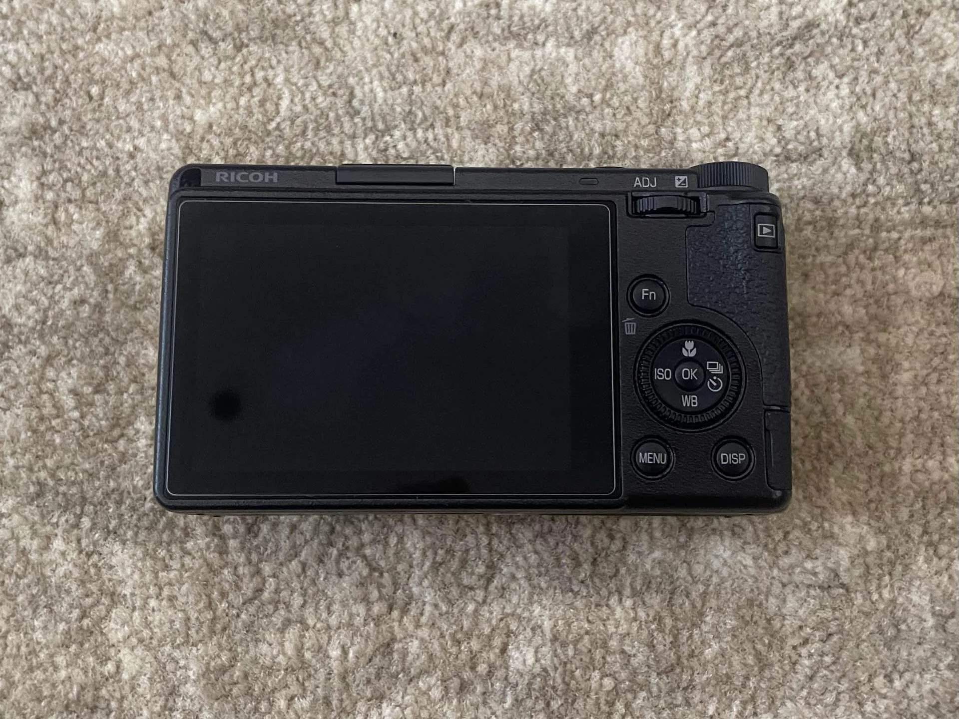 愛用品 #24｜ポケットから始まる一枚。RICOH GR IIIx｜gonshi