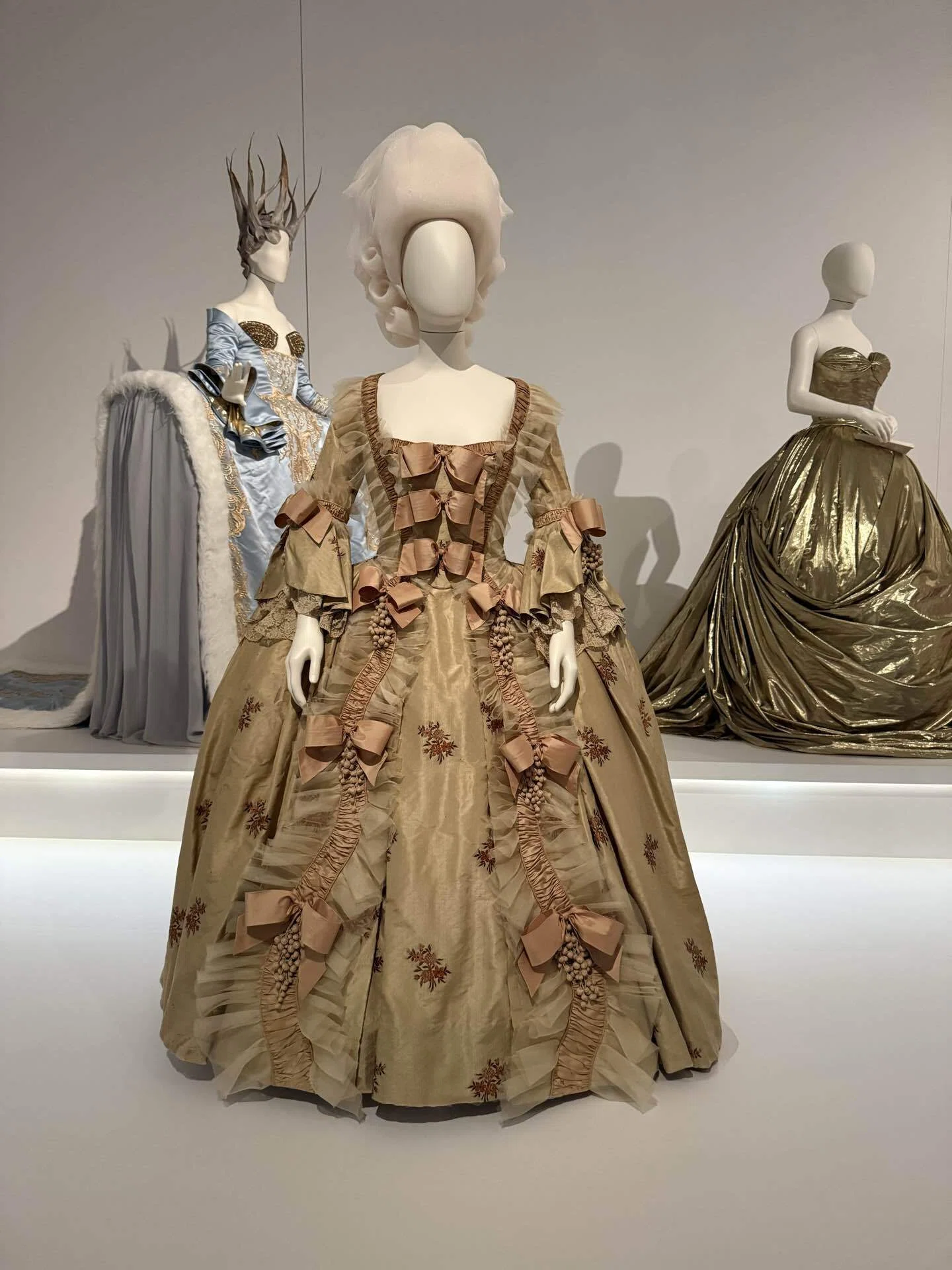 マリー・アントワネット・スタイル」展 初日は思った以上にすごいこと
