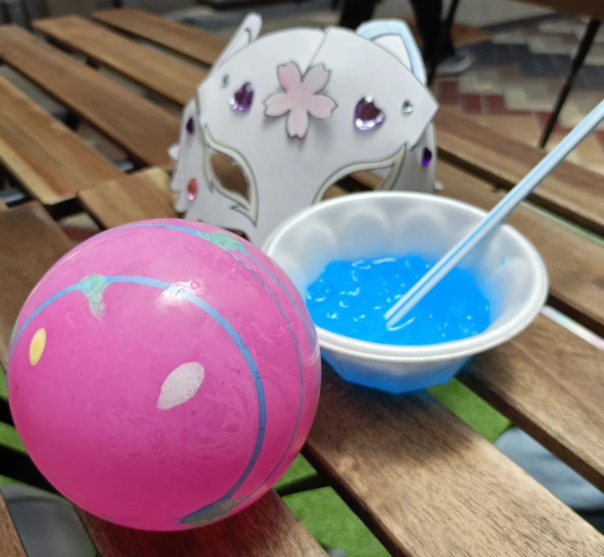 夏まつりでの景品（ヨーヨー、かき氷、お面）