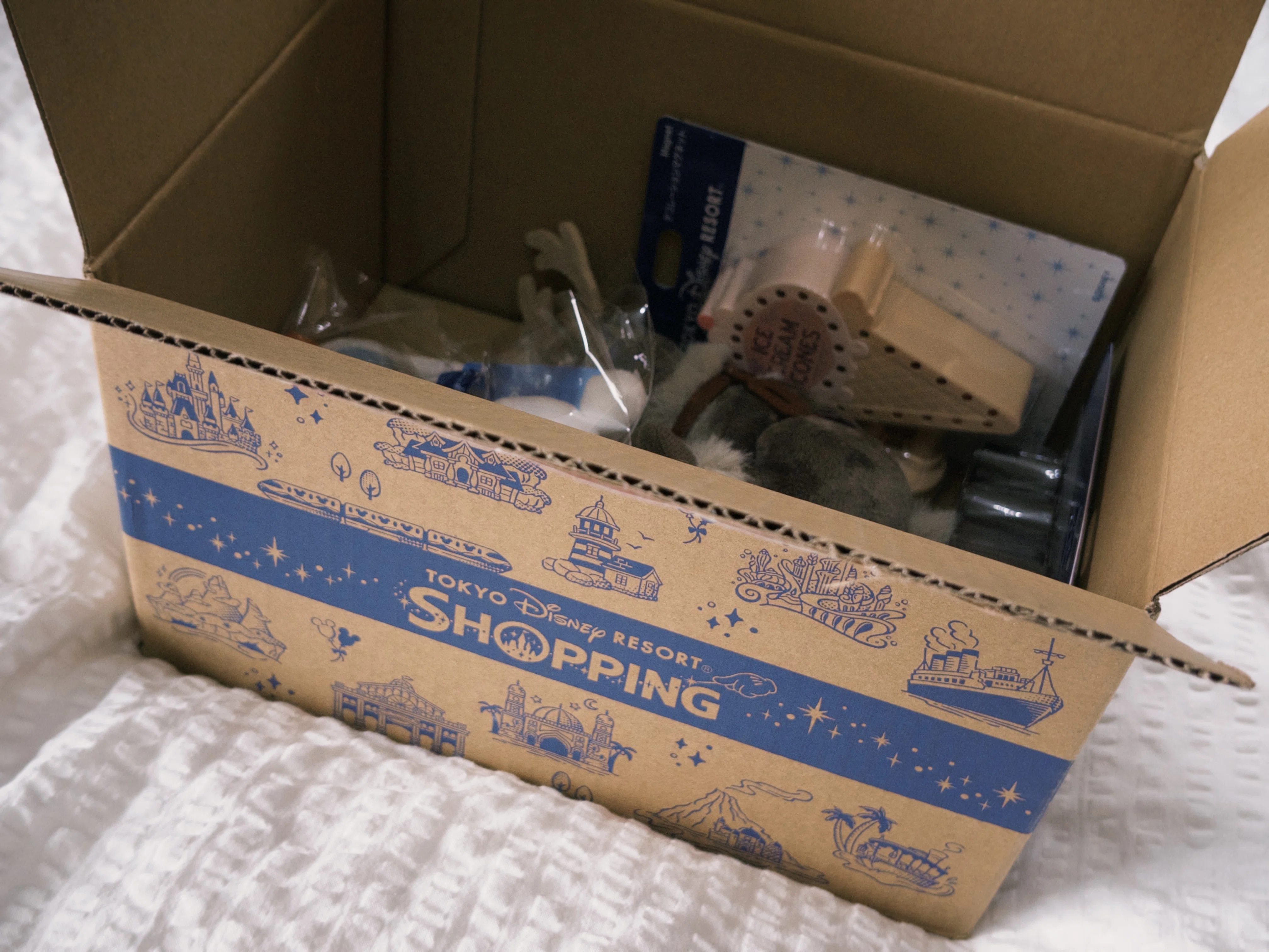 最近のディズニーグッズ購入品紹介＆ついにピンバッジ沼へ｜ちゃん