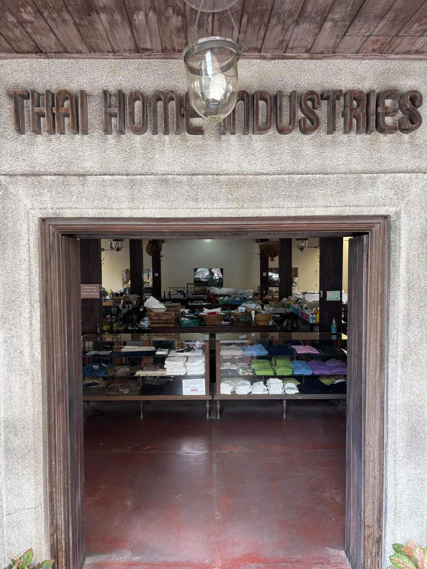 Thai Home Industries】寺だと思ってる人多いけど実はタイの伝統工芸品