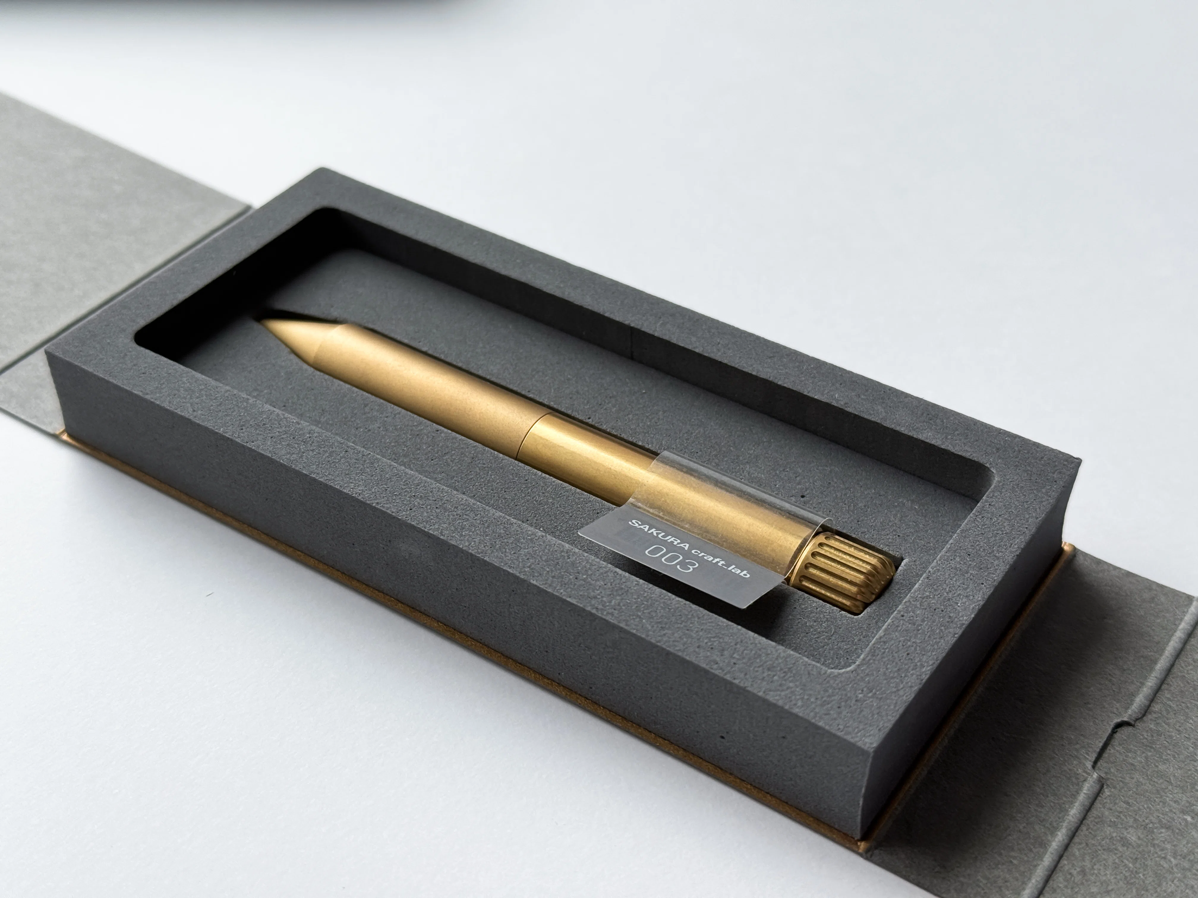 ULTIMATE STATIONERY REVIEW】#005 【究極の重量級ボールペン…とも