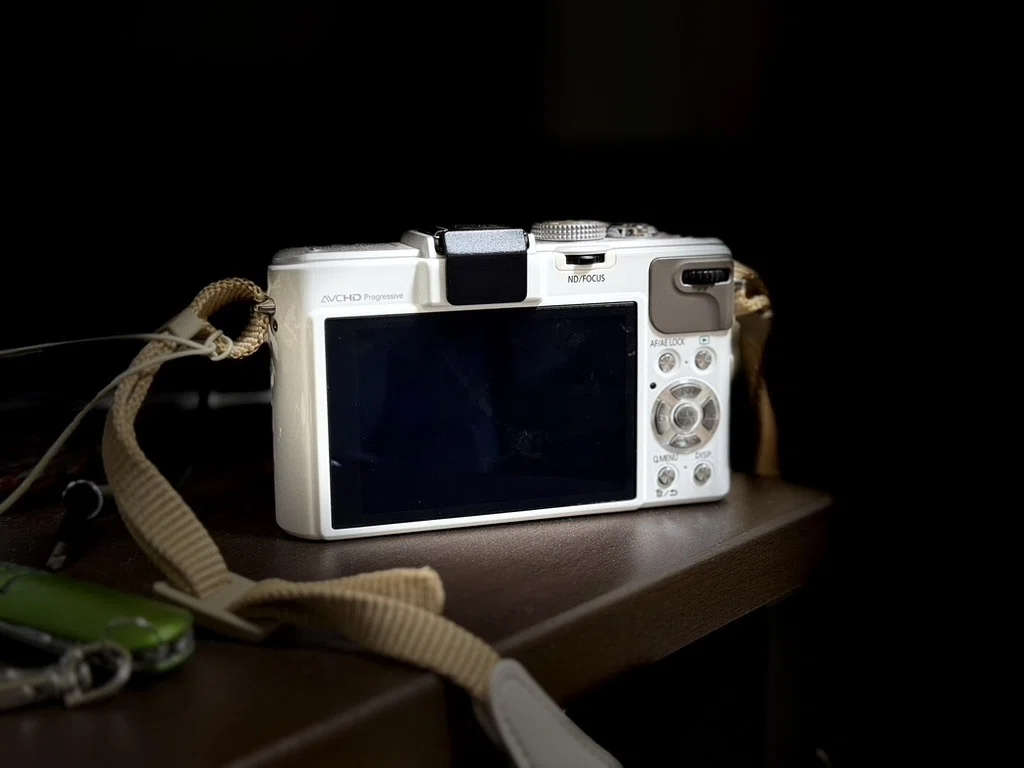 LUMIX LX7を購入した ── 14年前のコンパクトで、写真の原点に