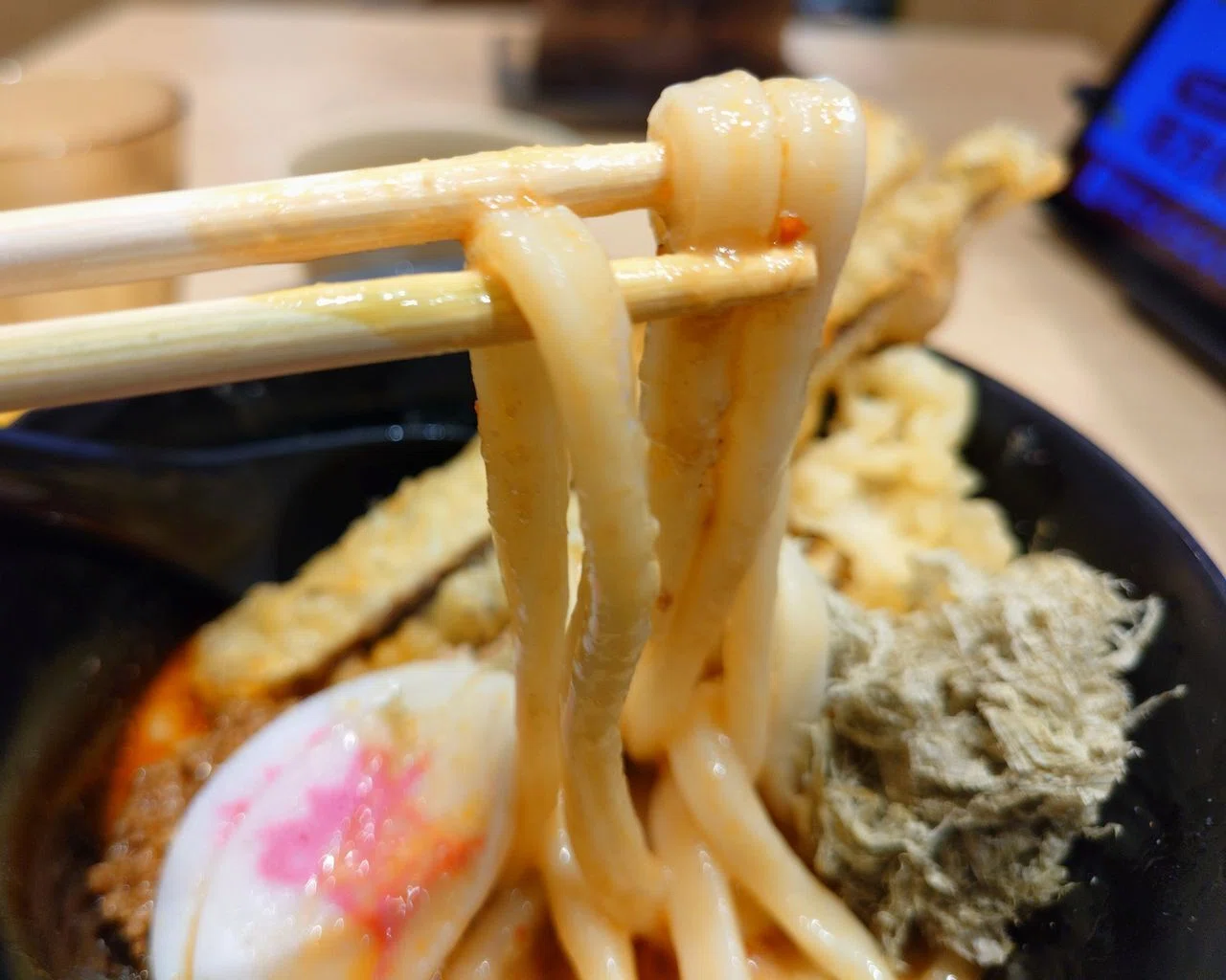 資さんうどん】「しあわせセット」を注文すると