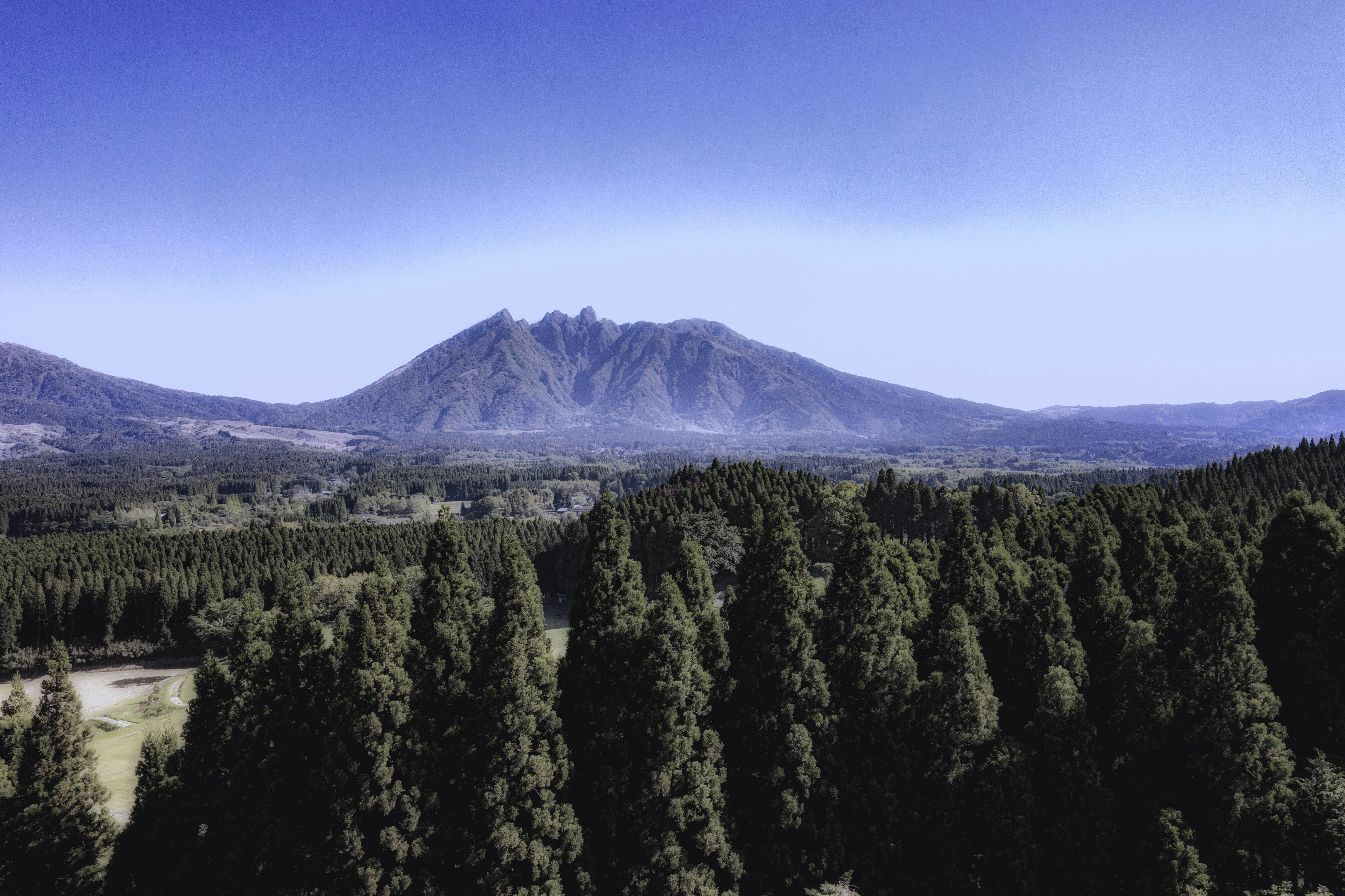 OLD MOUNTAIN × SOMABITO RAKUSA ラクサ To the strange rock of Aso, 'Rakuda-yama' (Camel Mountain). An