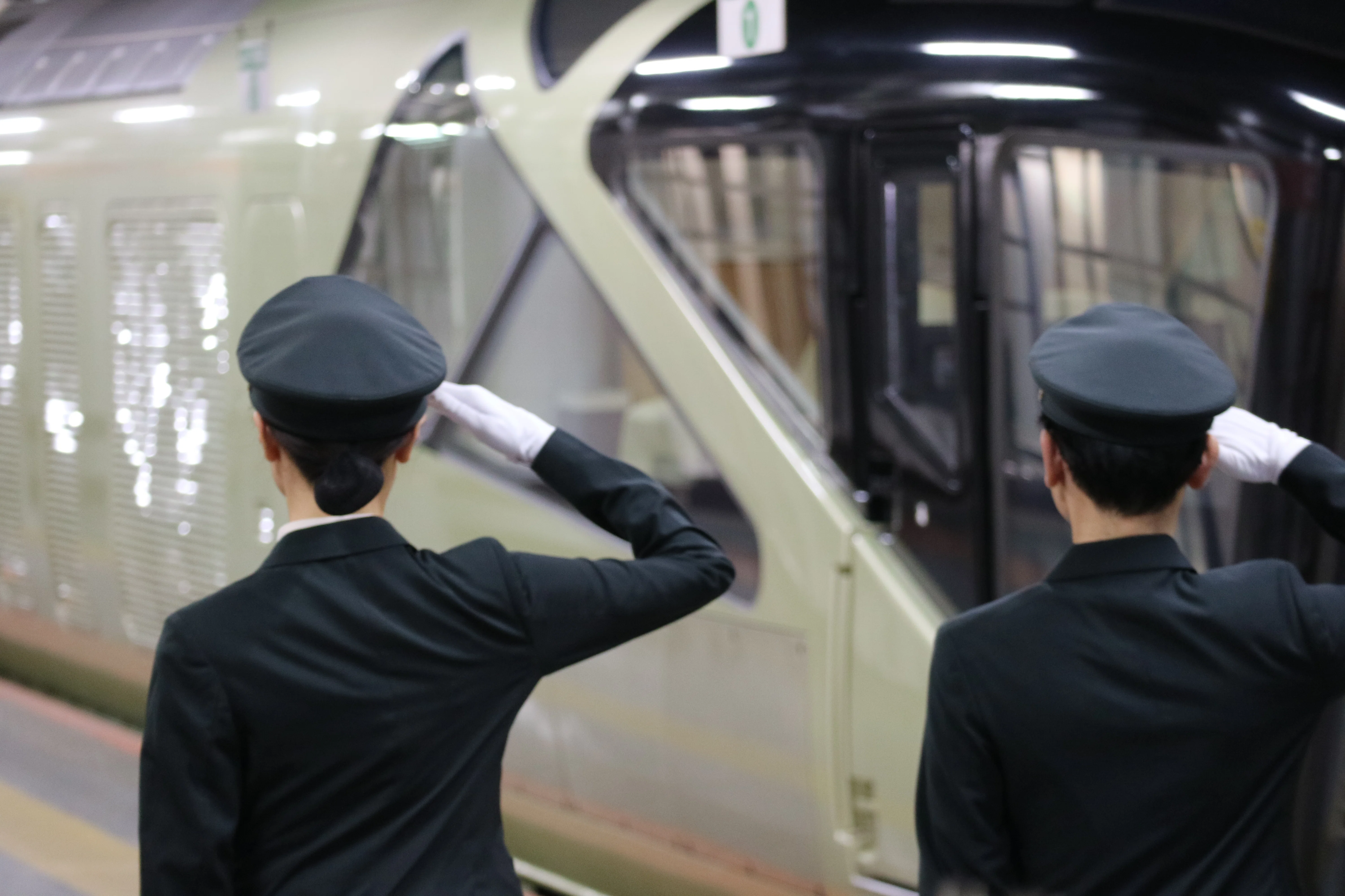新緑に巡る深游探訪】旅の思い出と別れも13番線で ❘ 上野駅