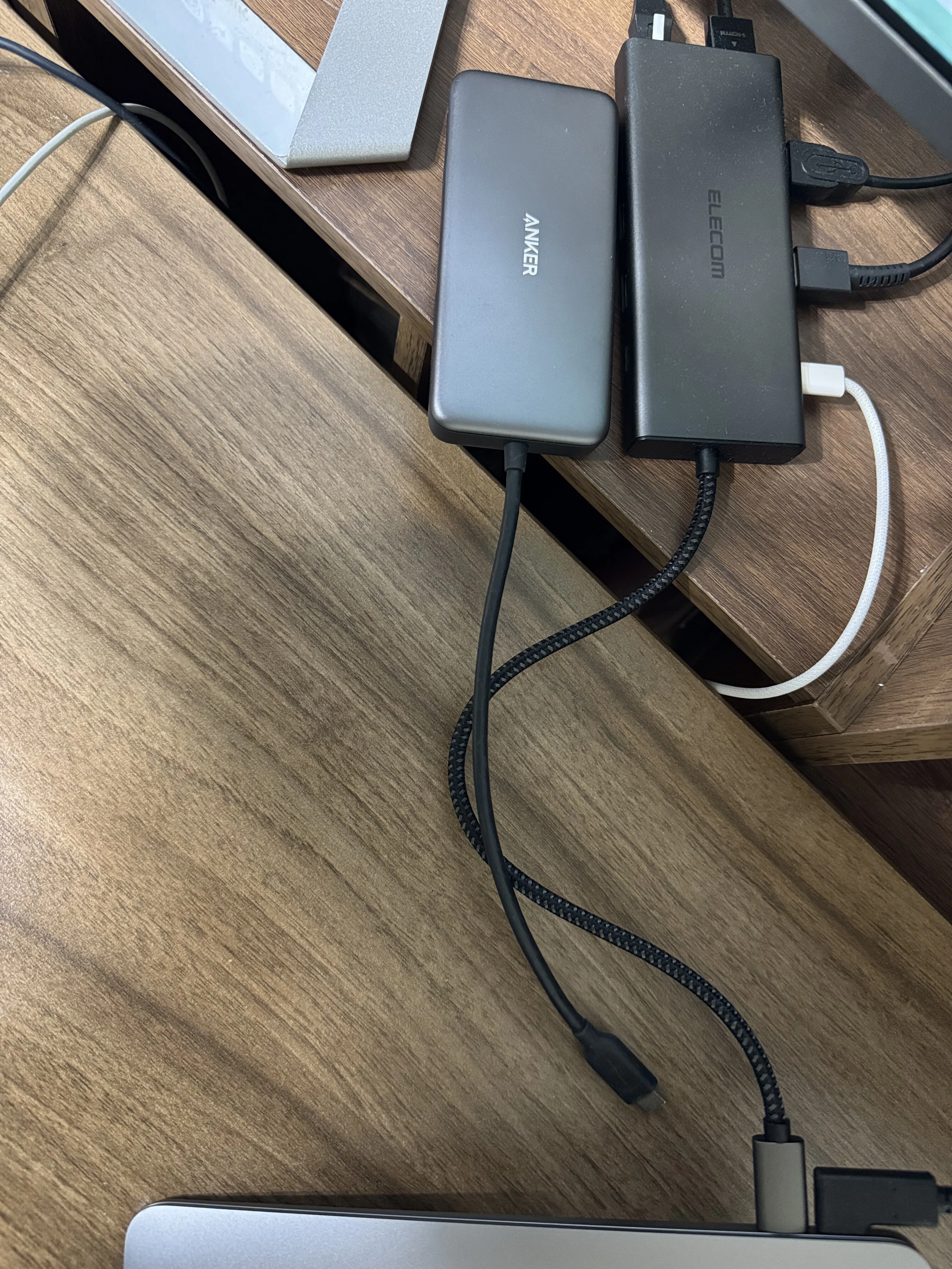 MacBook Air M1 256GB Anker製USBハブ付き M1 MacBook AirのUSBハブをAnker 7-in-1からELECOM DST-W03へ買い替え