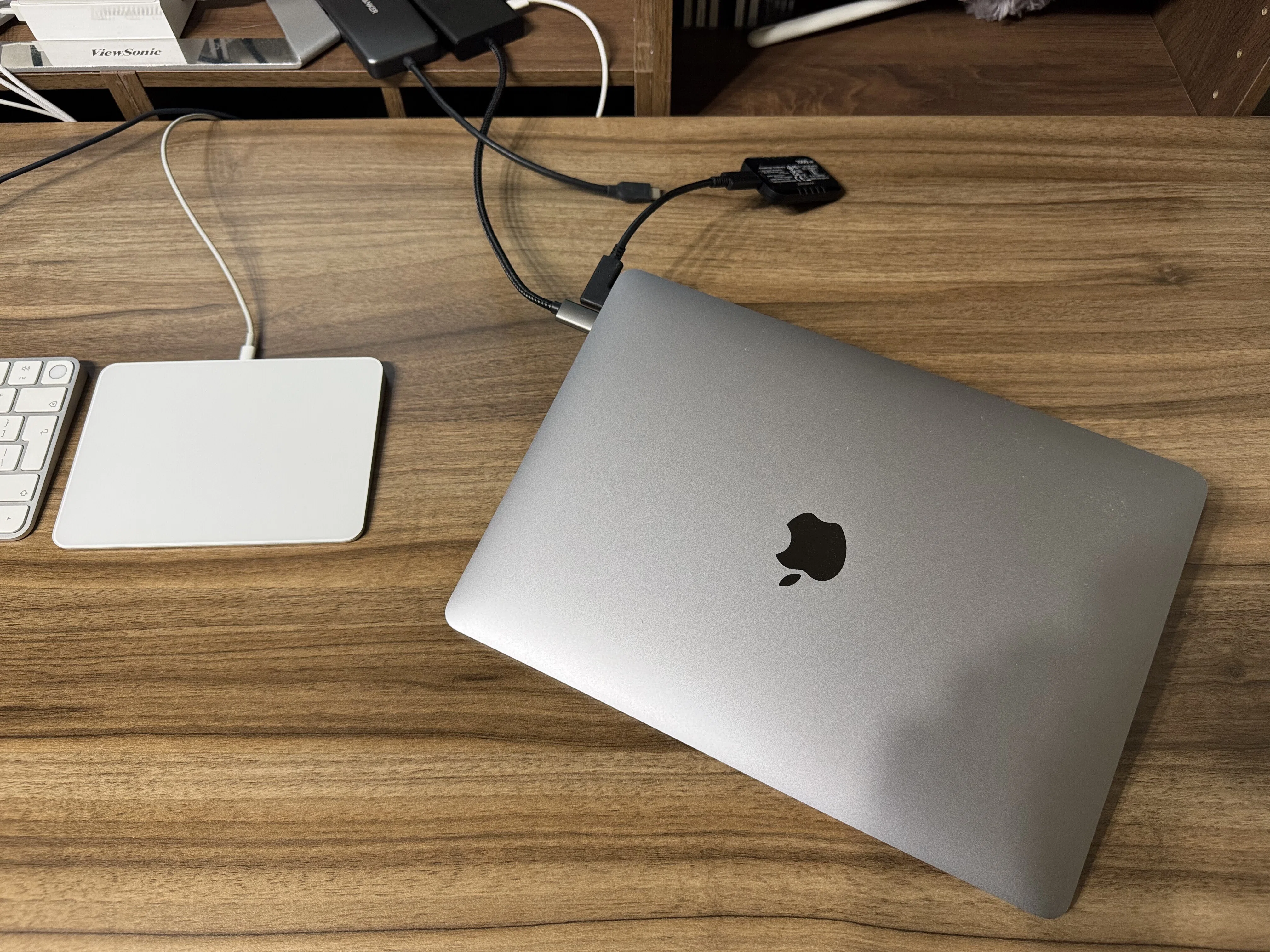 MacBook Air M1 256GB Anker製USBハブ付き M1 MacBook AirのUSBハブをAnker 7-in-1からELECOM DST-W03へ買い替え