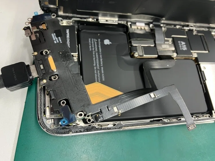 iPhone 13 Pro】充電できない・反応しない…データそのままで即日修理