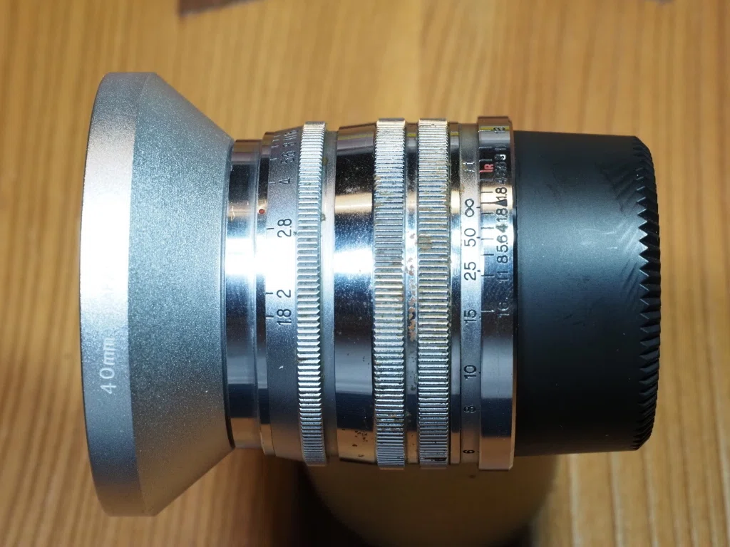 レンズ沼の歩き方」CANON LENS 50mm F1.4 vs 50mm F1.8 その1｜saphirinus