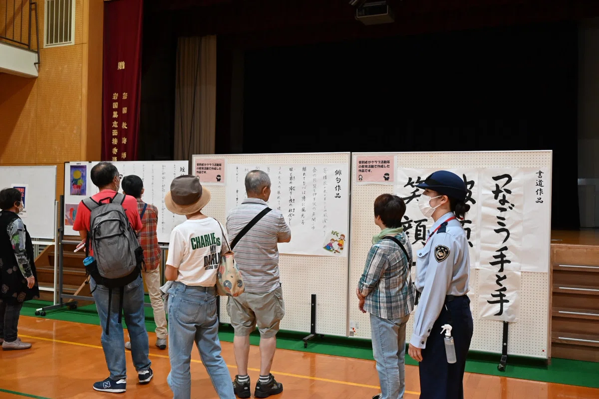 所内見学の様子